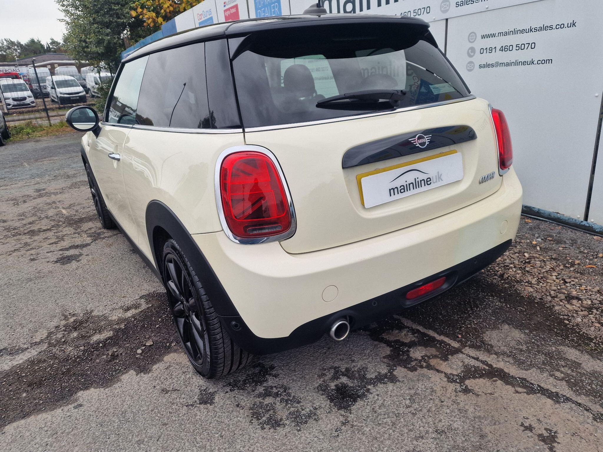 MINI Hatch view 5