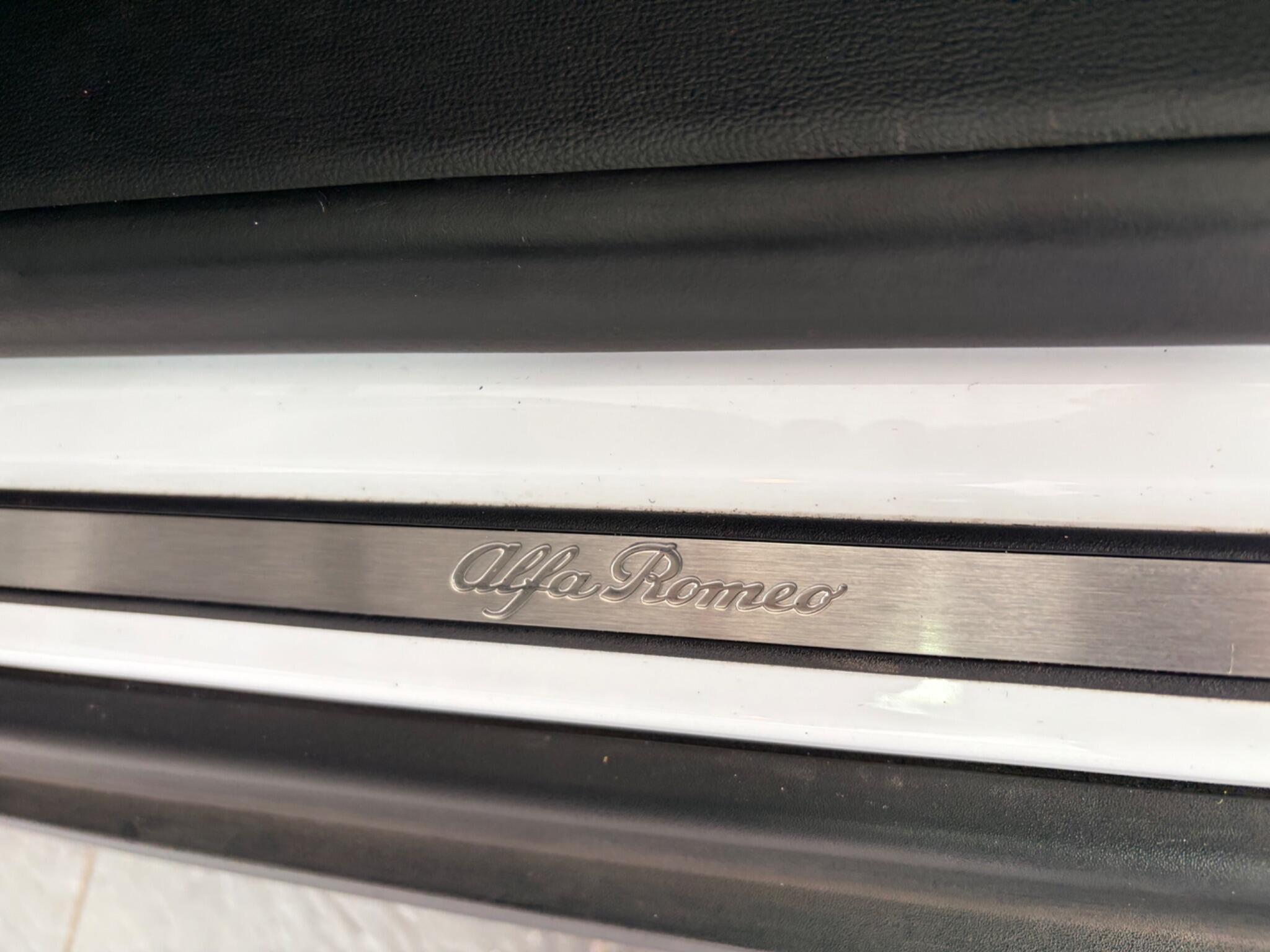 Alfa Romeo Stelvio view 36