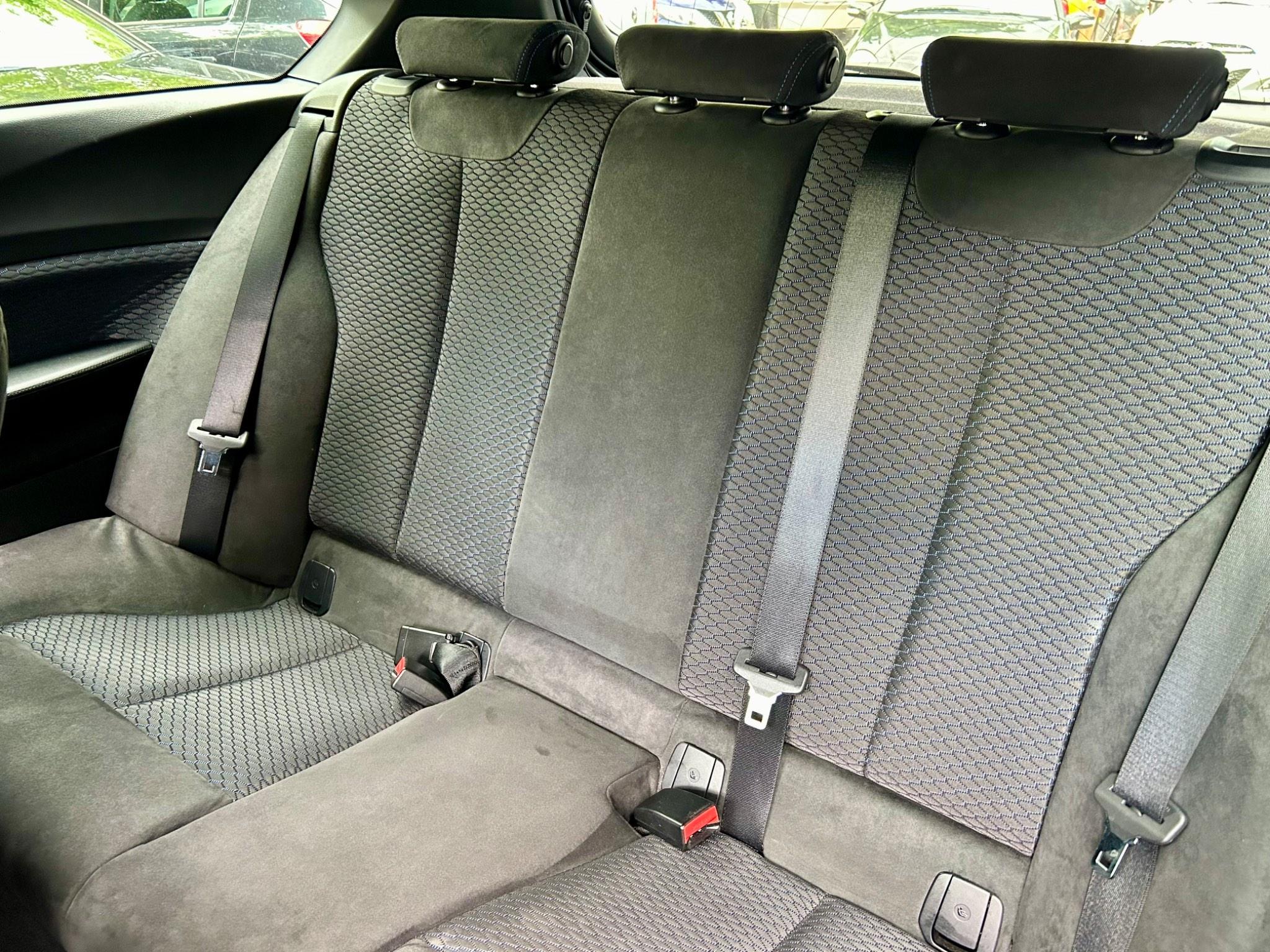 BMW 1 Series view 9