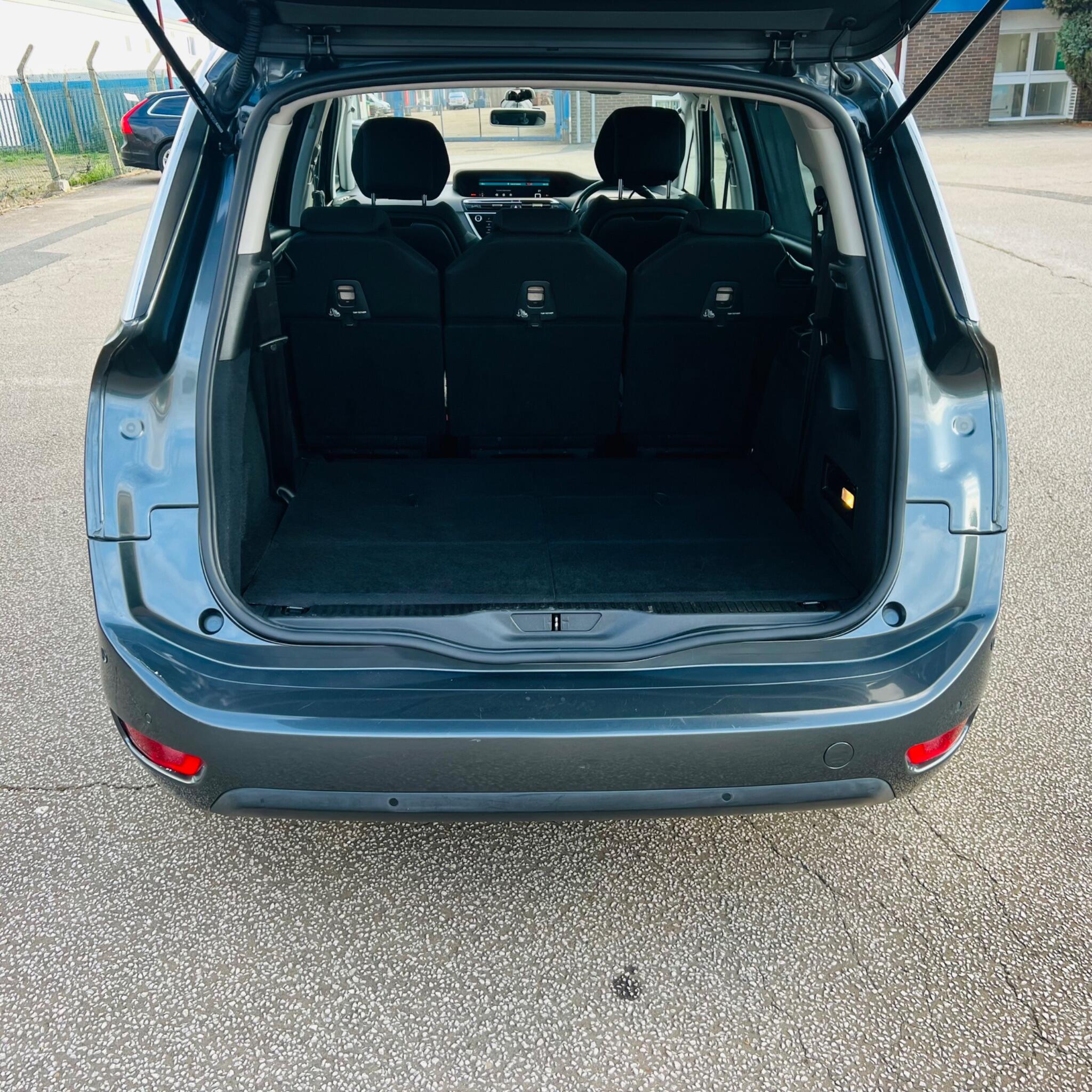 Citroen Grand C4 Picasso view 16