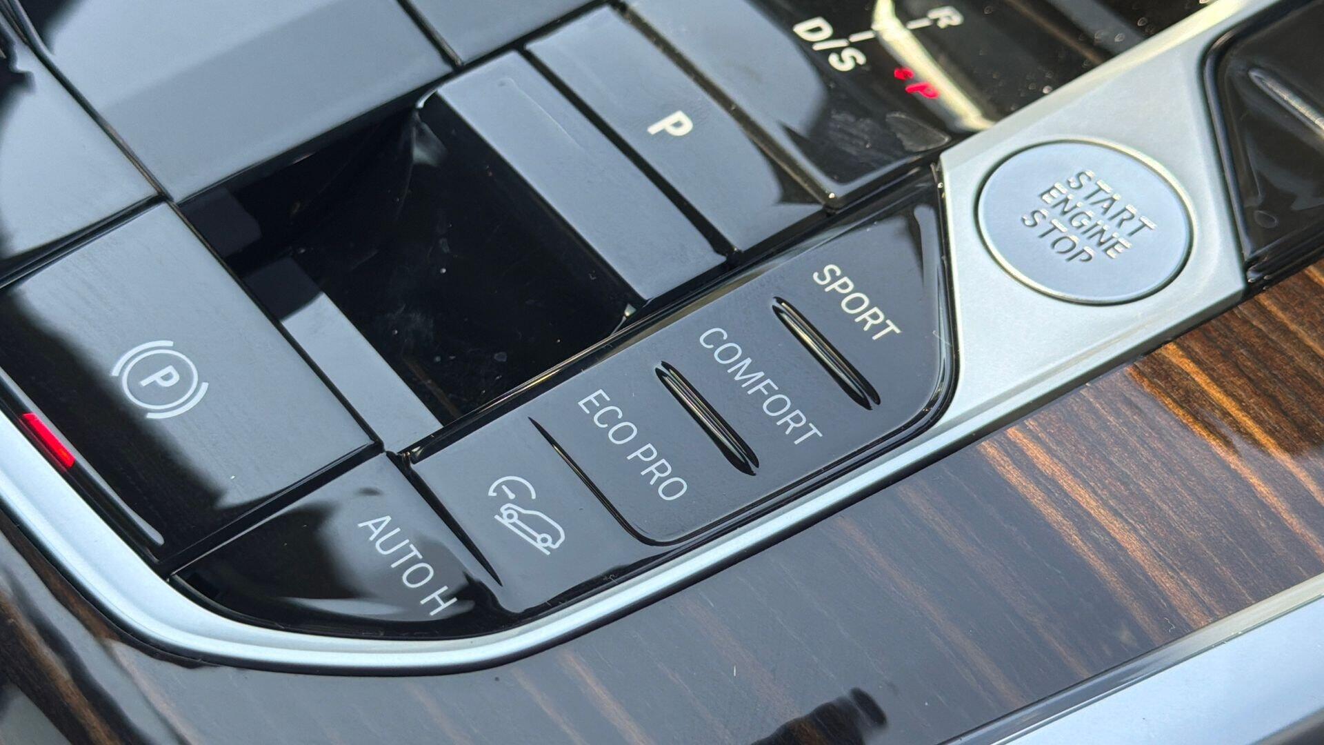 BMW X7 view 20
