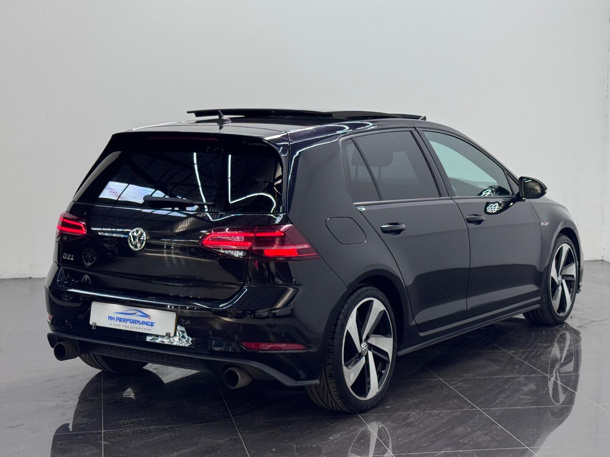 Volkswagen Golf view 69