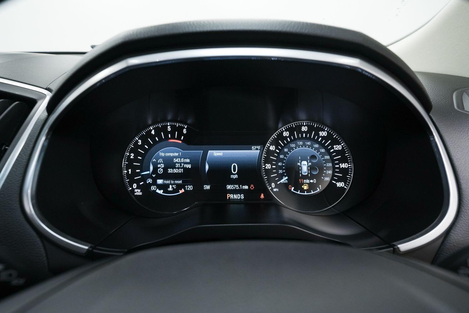 Ford Edge view 27