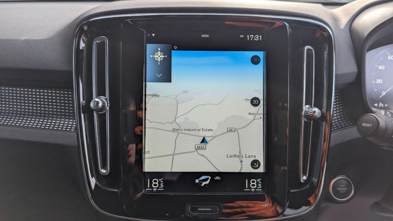 Volvo XC40 view 9