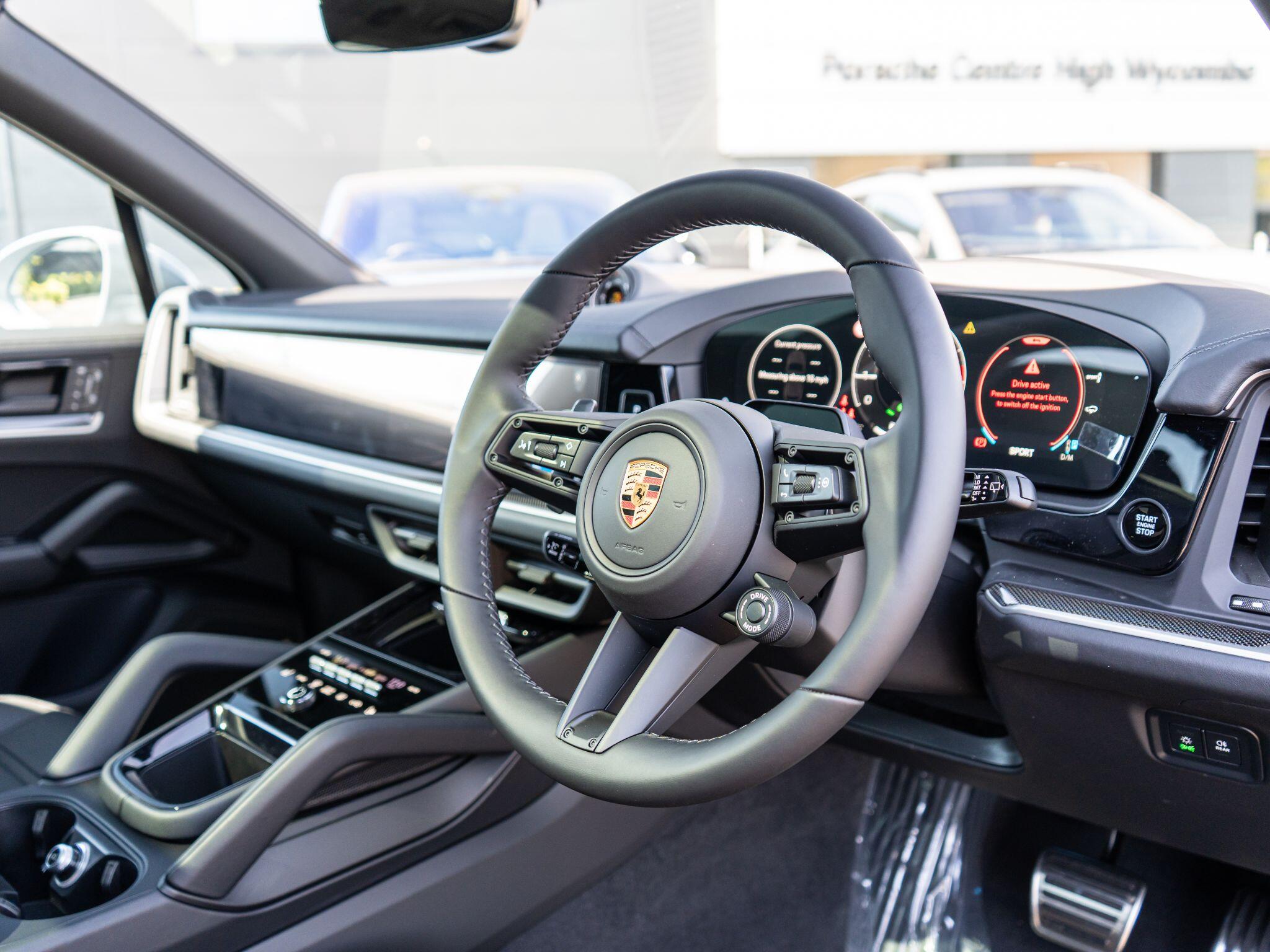 Porsche Cayenne view 24