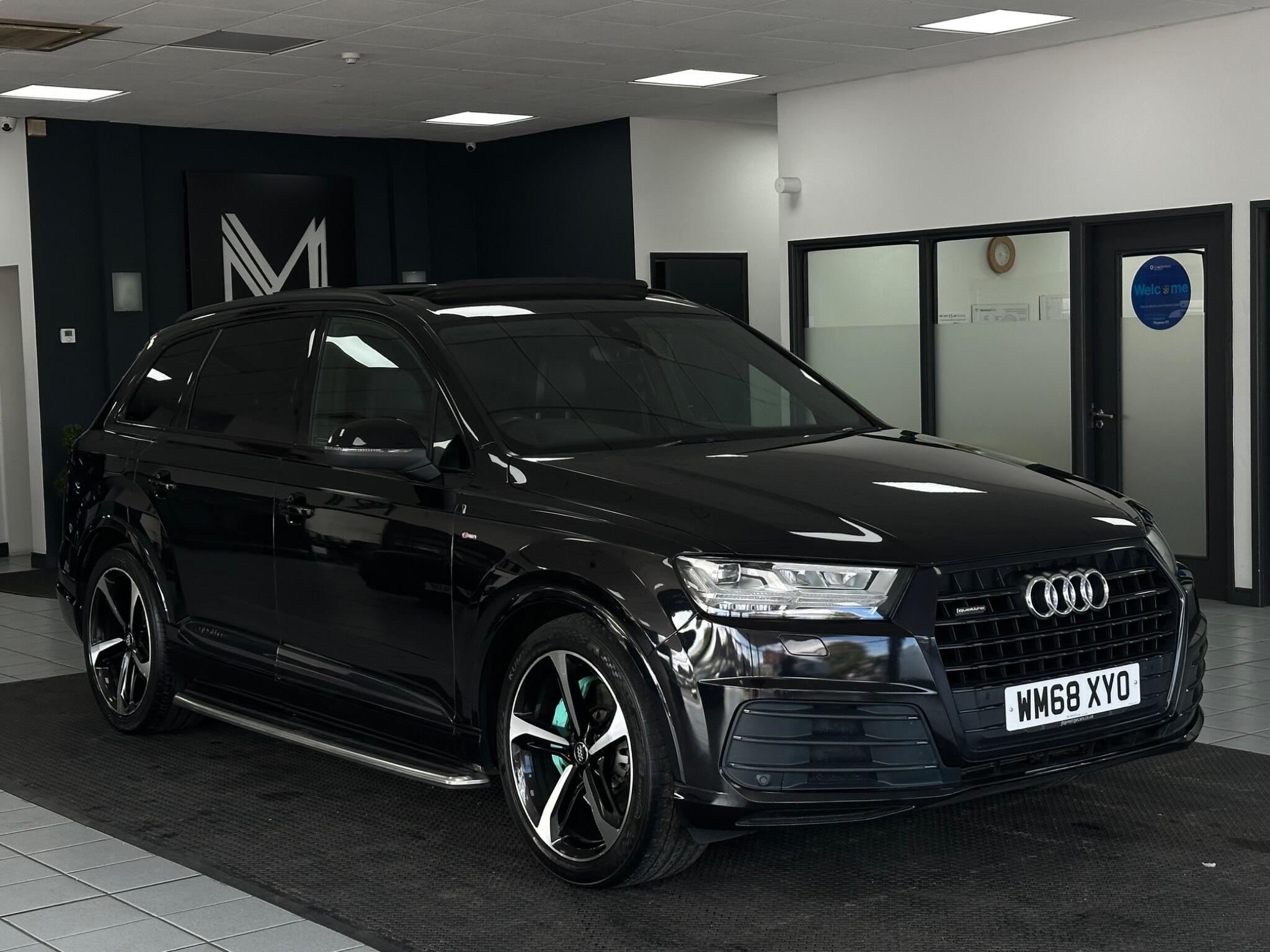 Audi Q7 view 3