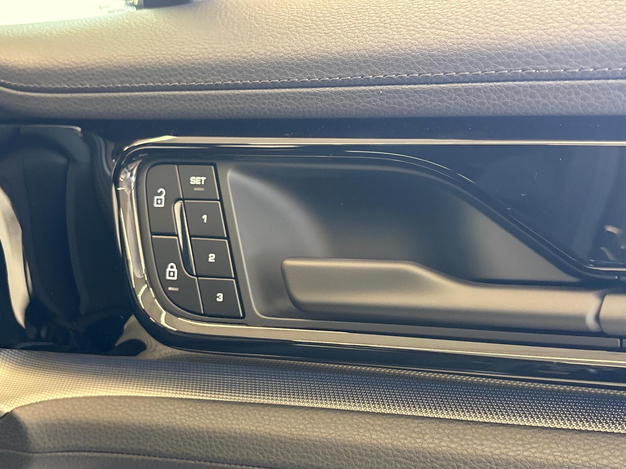 Porsche Panamera view 38