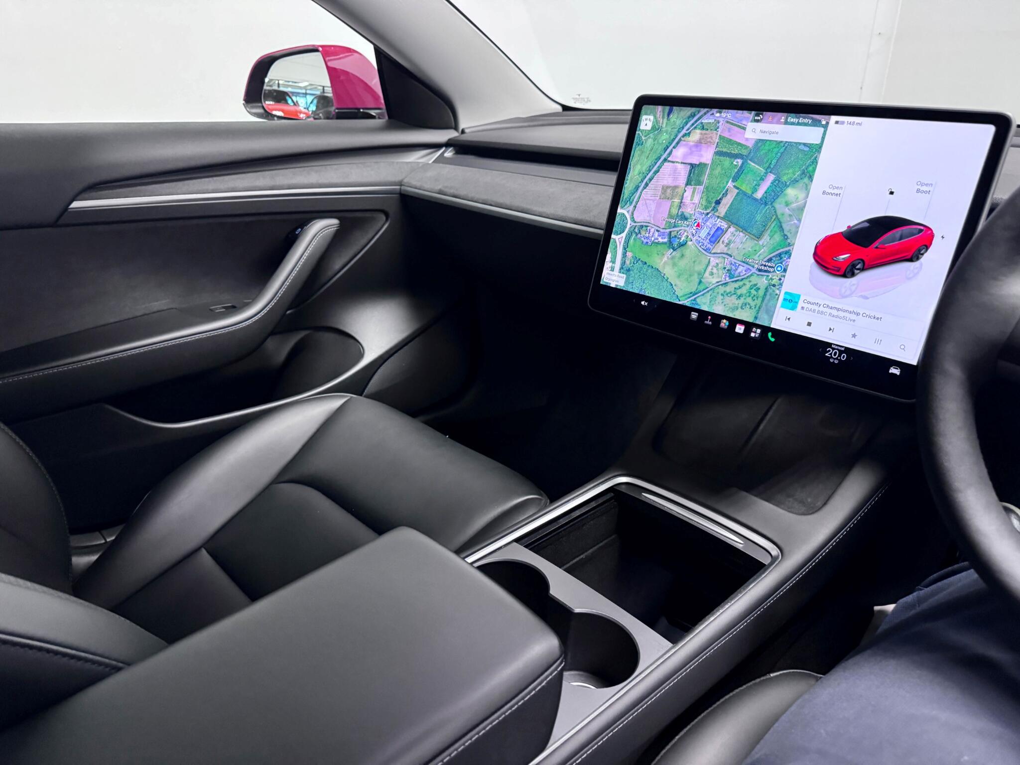 Tesla Model 3 view 34