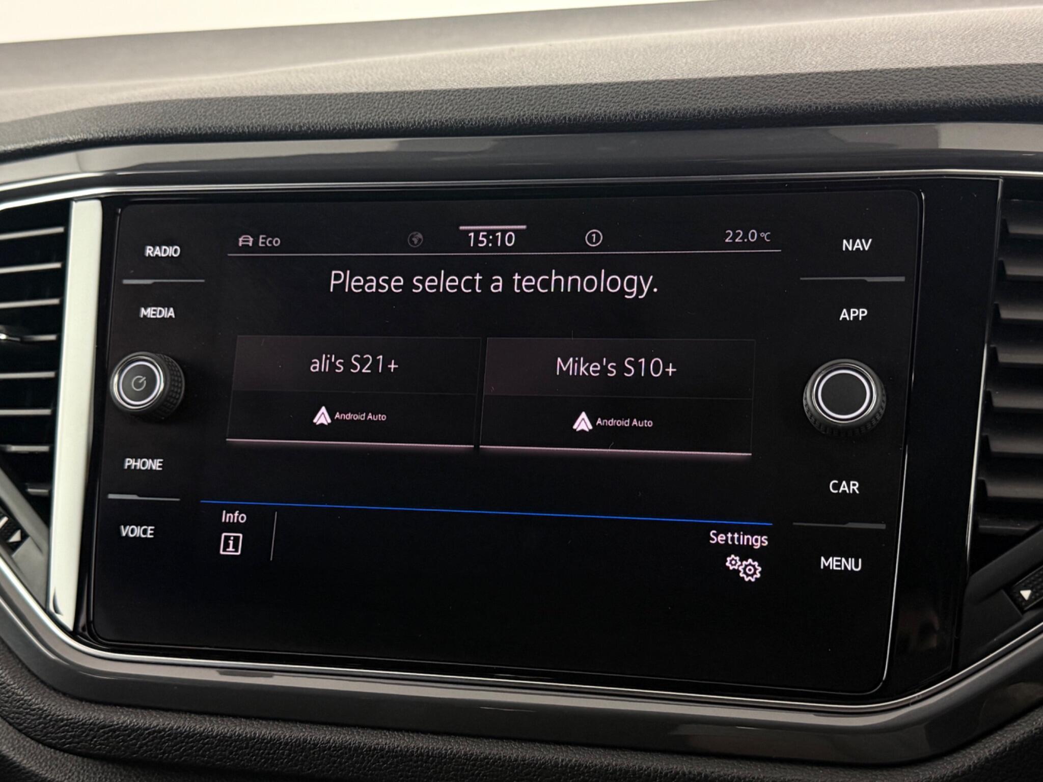 Volkswagen T-Roc view 24