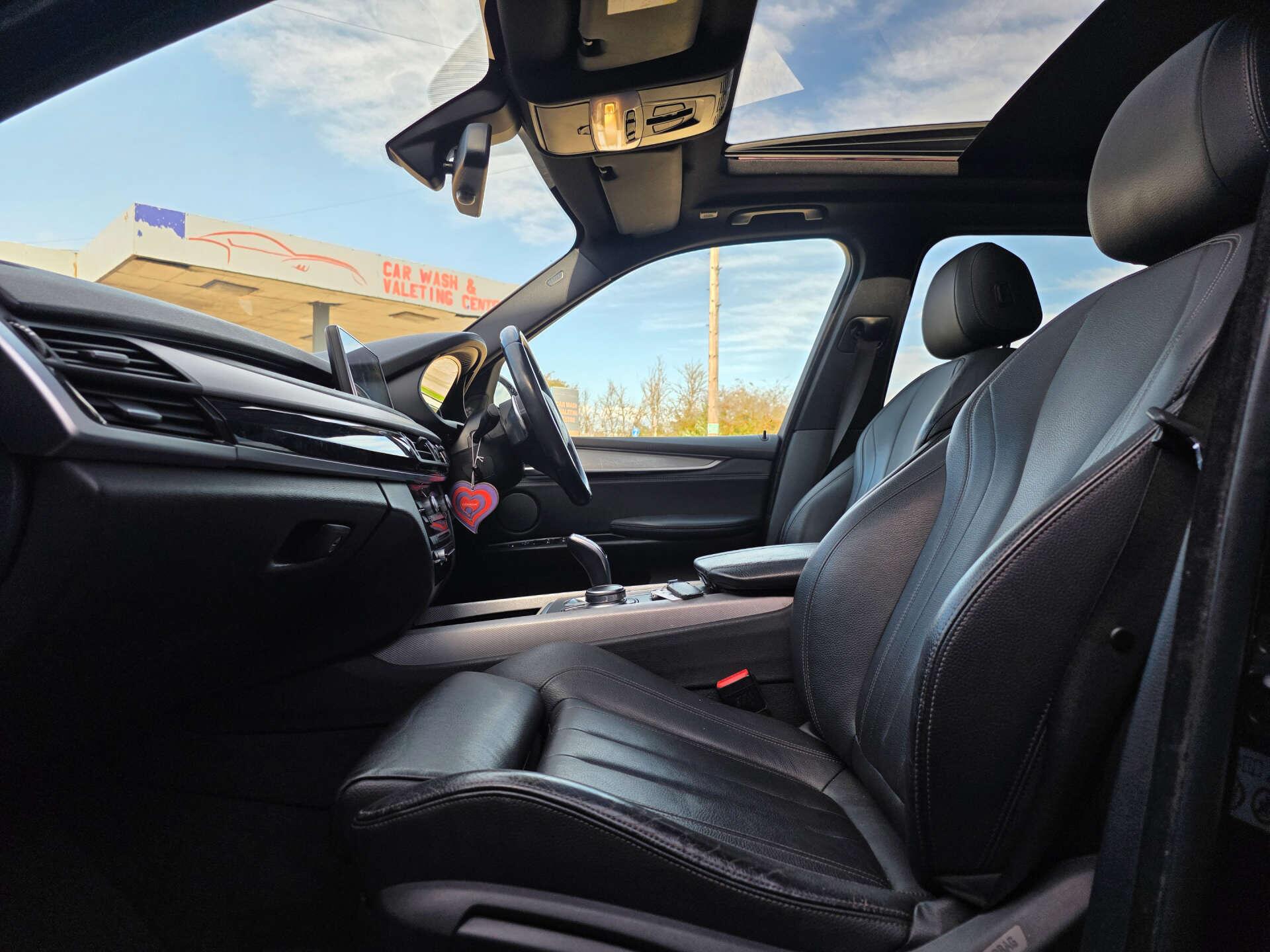 BMW X5 view 20