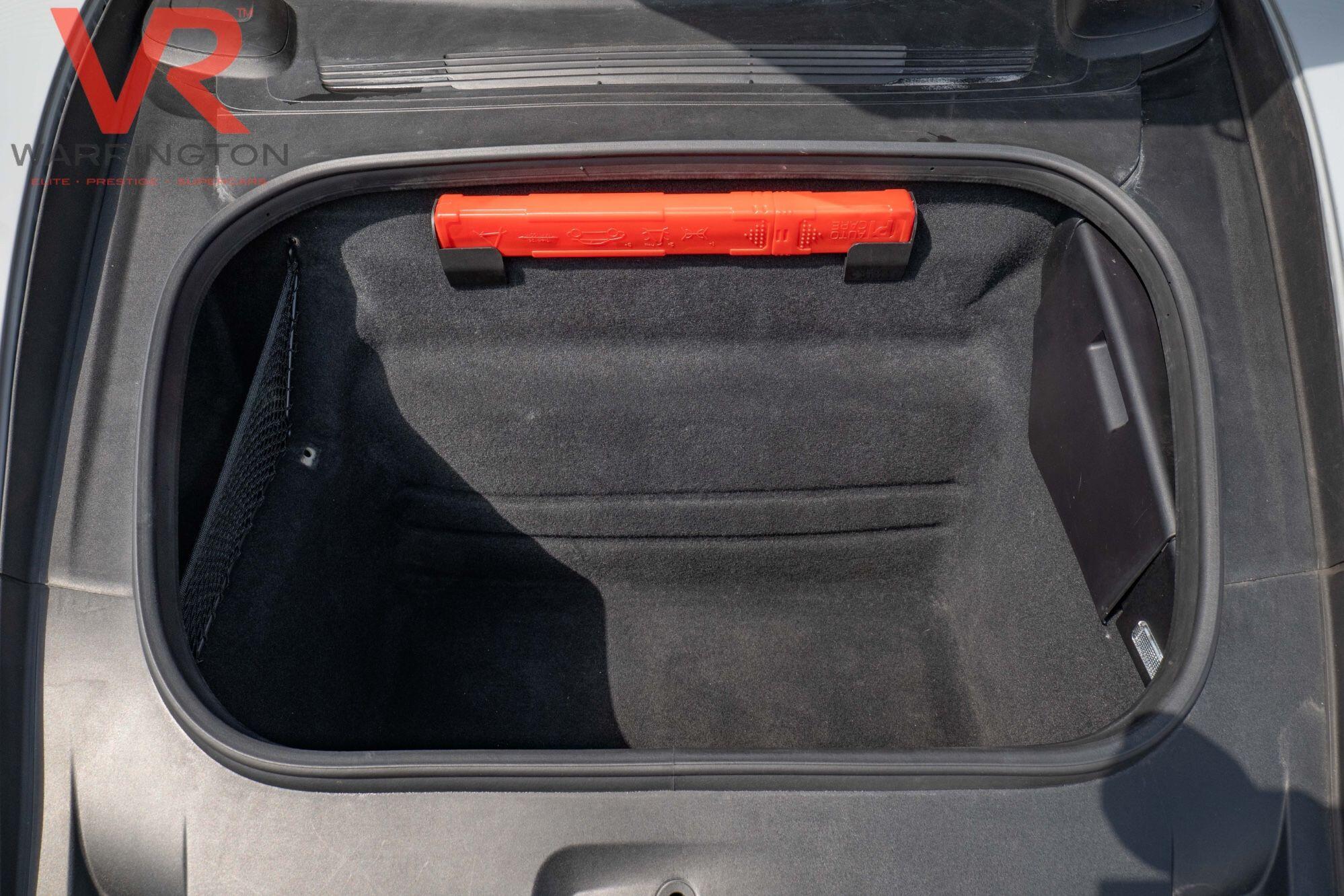 Porsche 911 view 6
