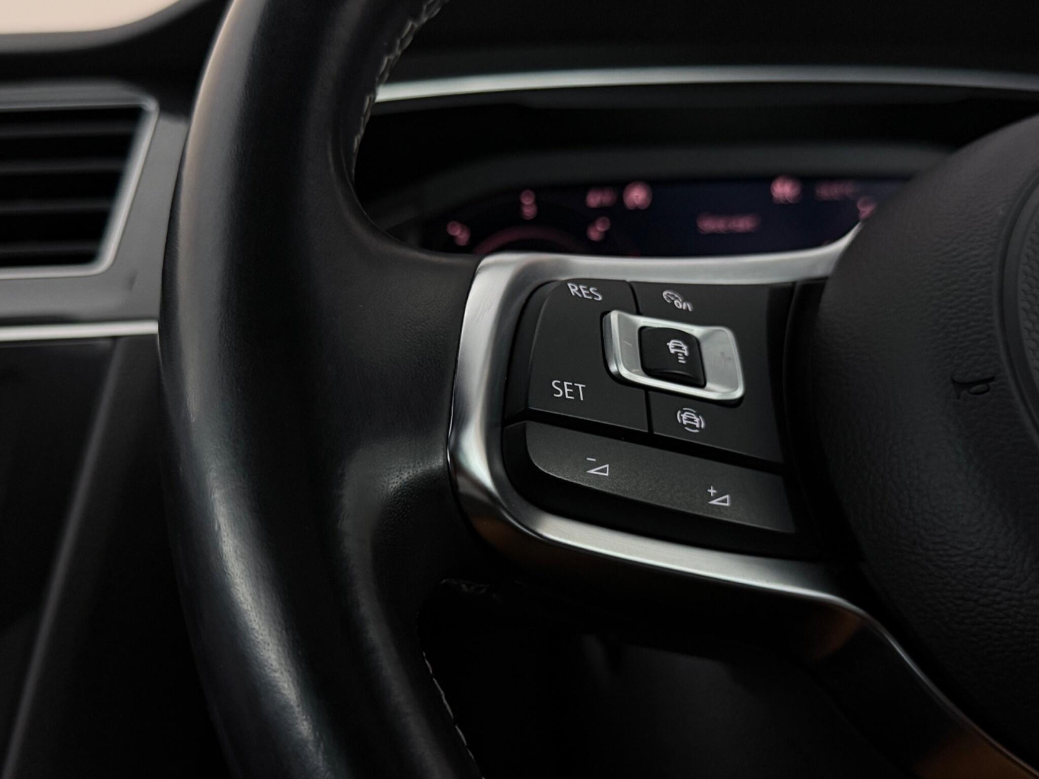 Volkswagen Tiguan view 14