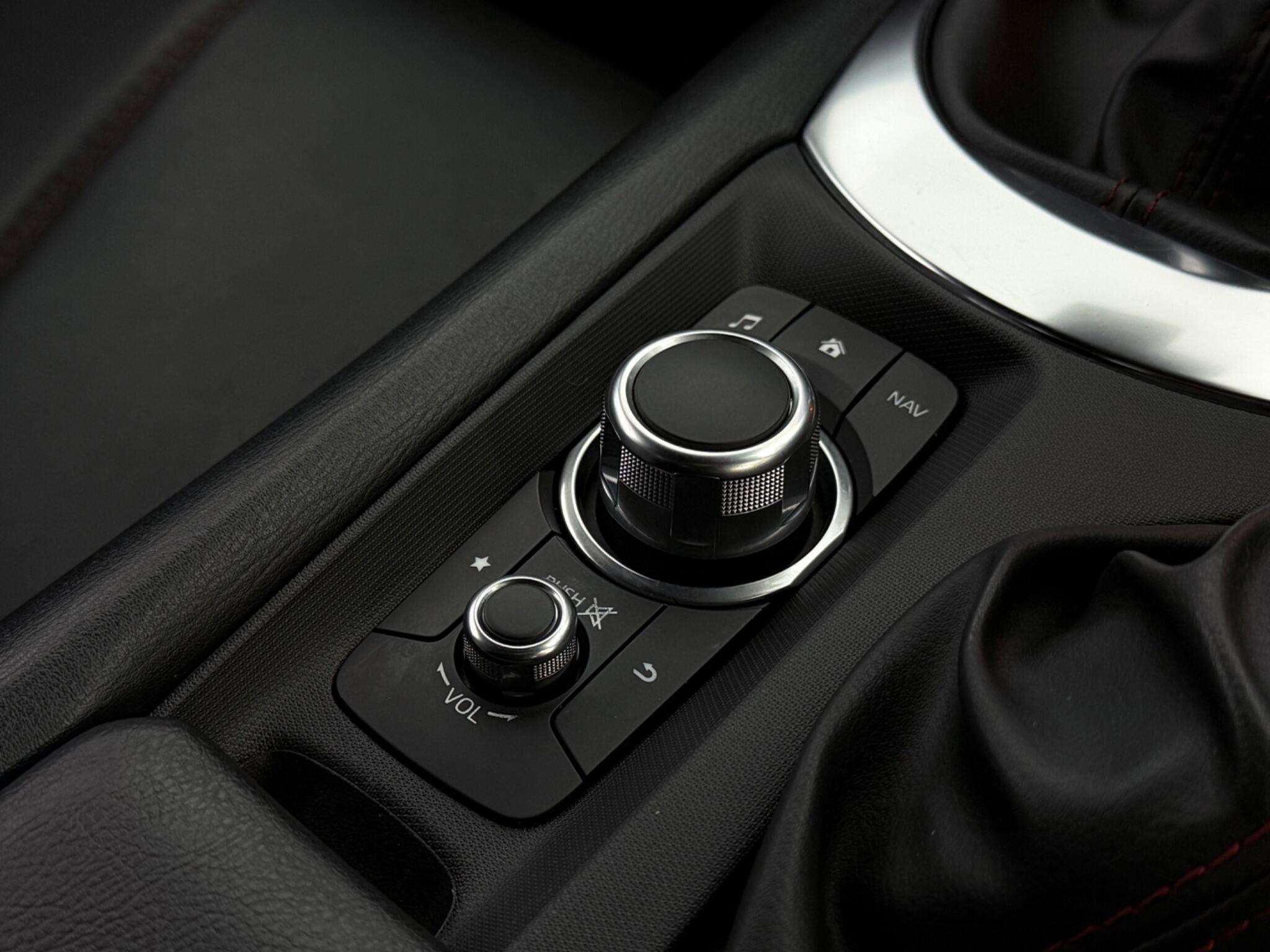 Mazda MX-5 view 24
