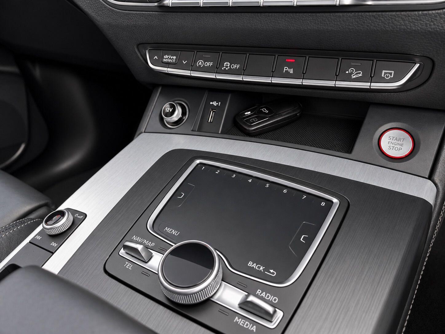 Audi SQ5 view 31