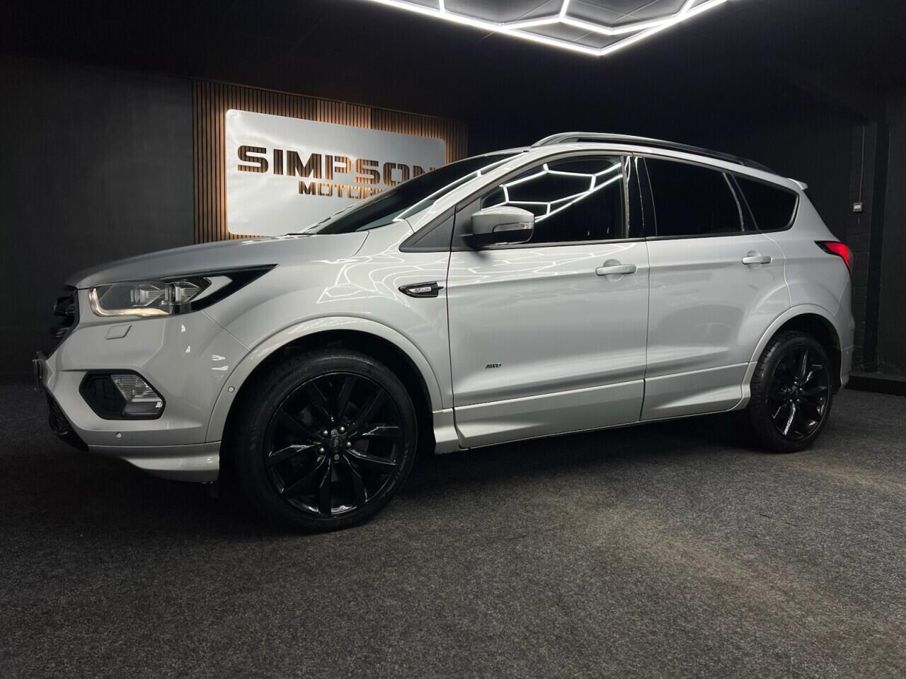 Ford Kuga view 3