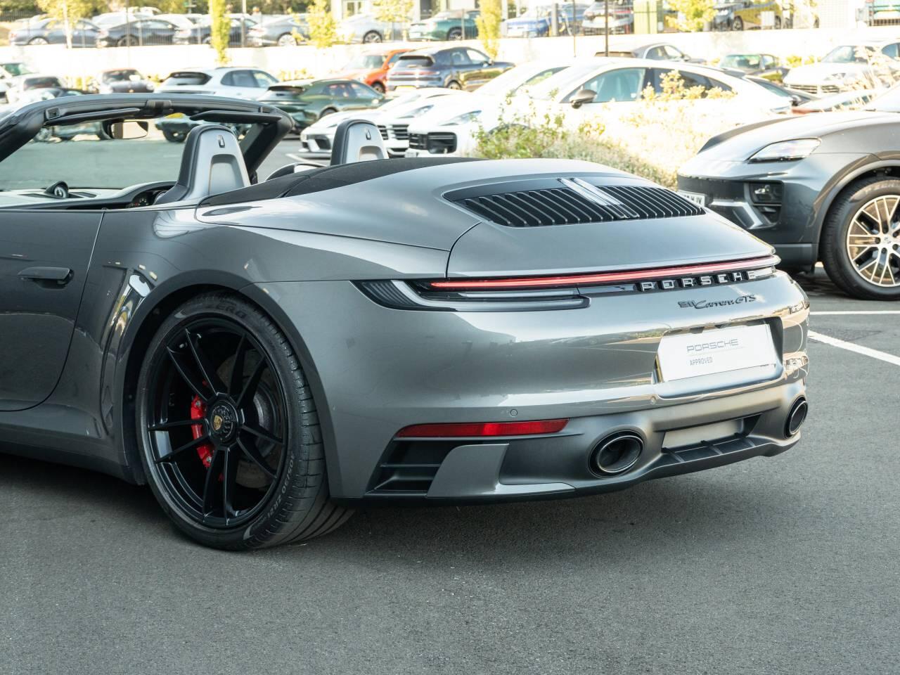Porsche 911 view 13
