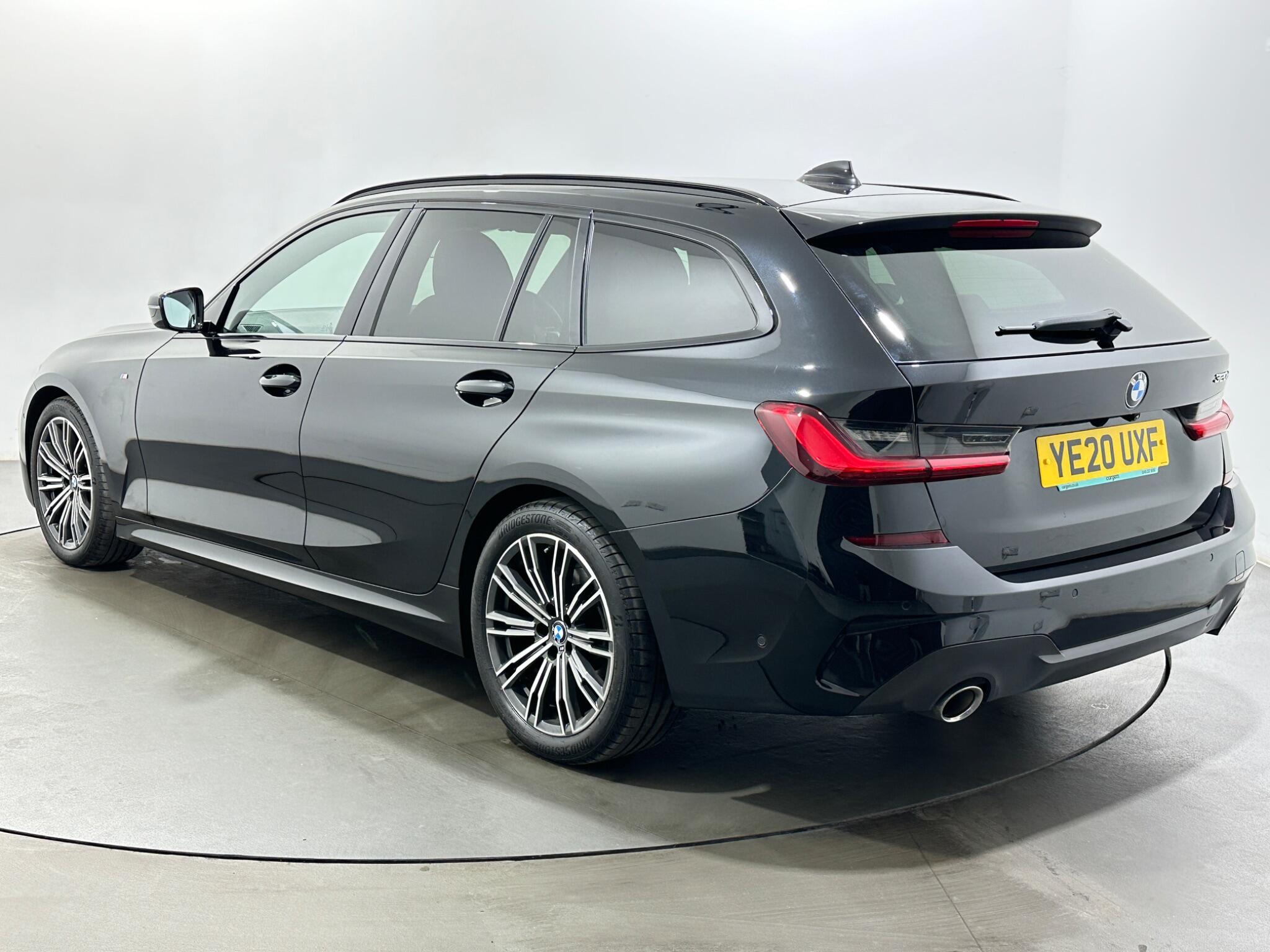 BMW 3 Series view 6
