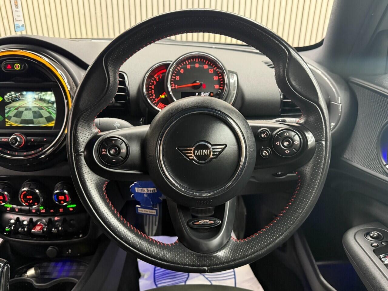 Mini Clubman view 9