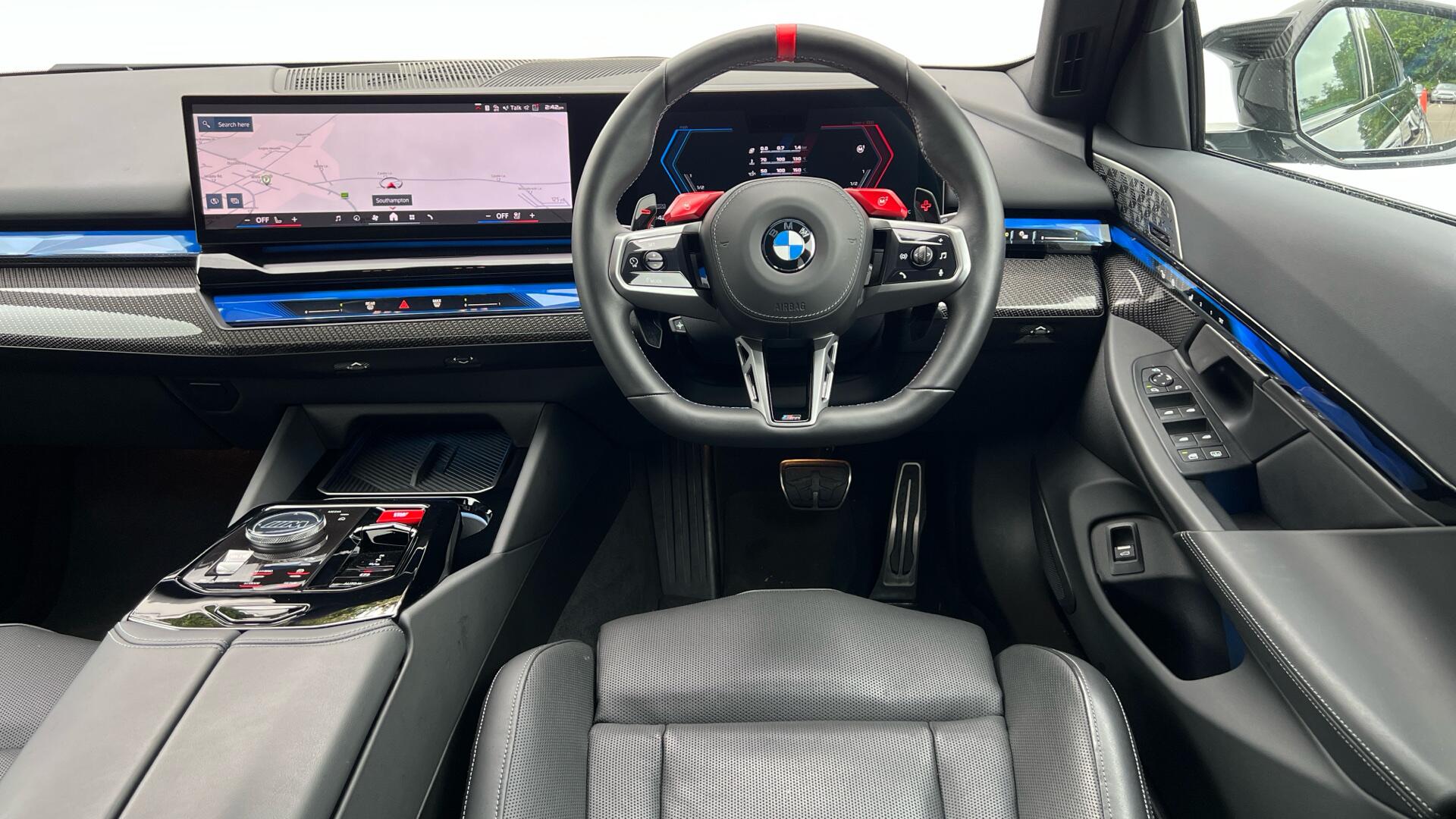 BMW M5 view 5