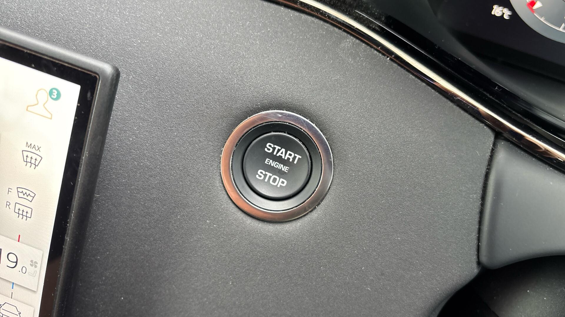 Land Rover Range Rover Evoque view 30