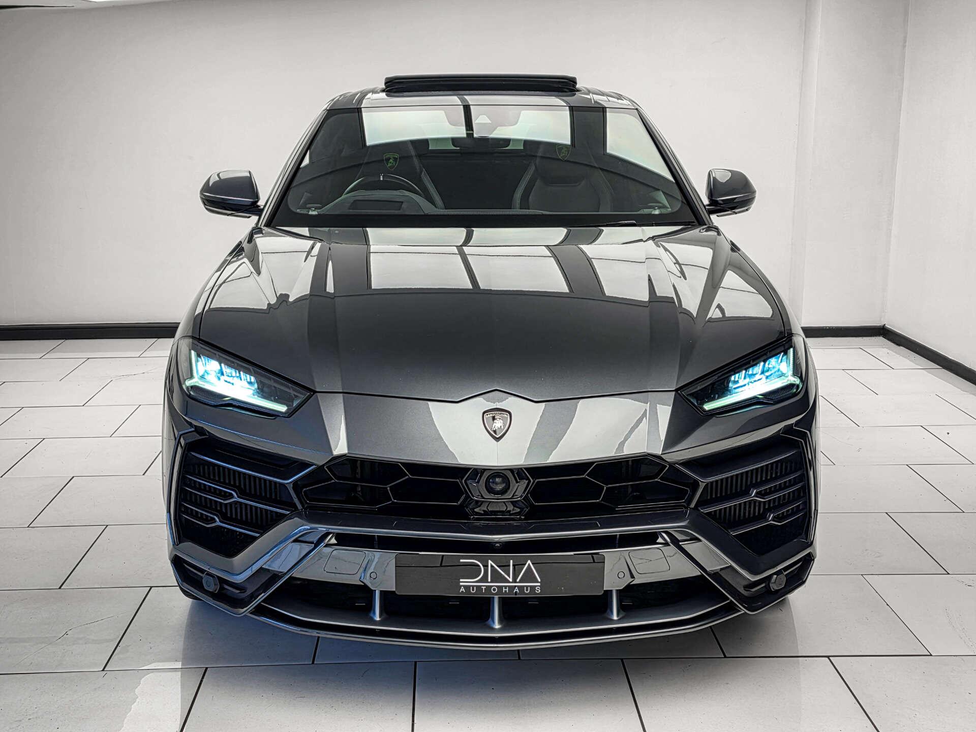 Lamborghini Urus view 34