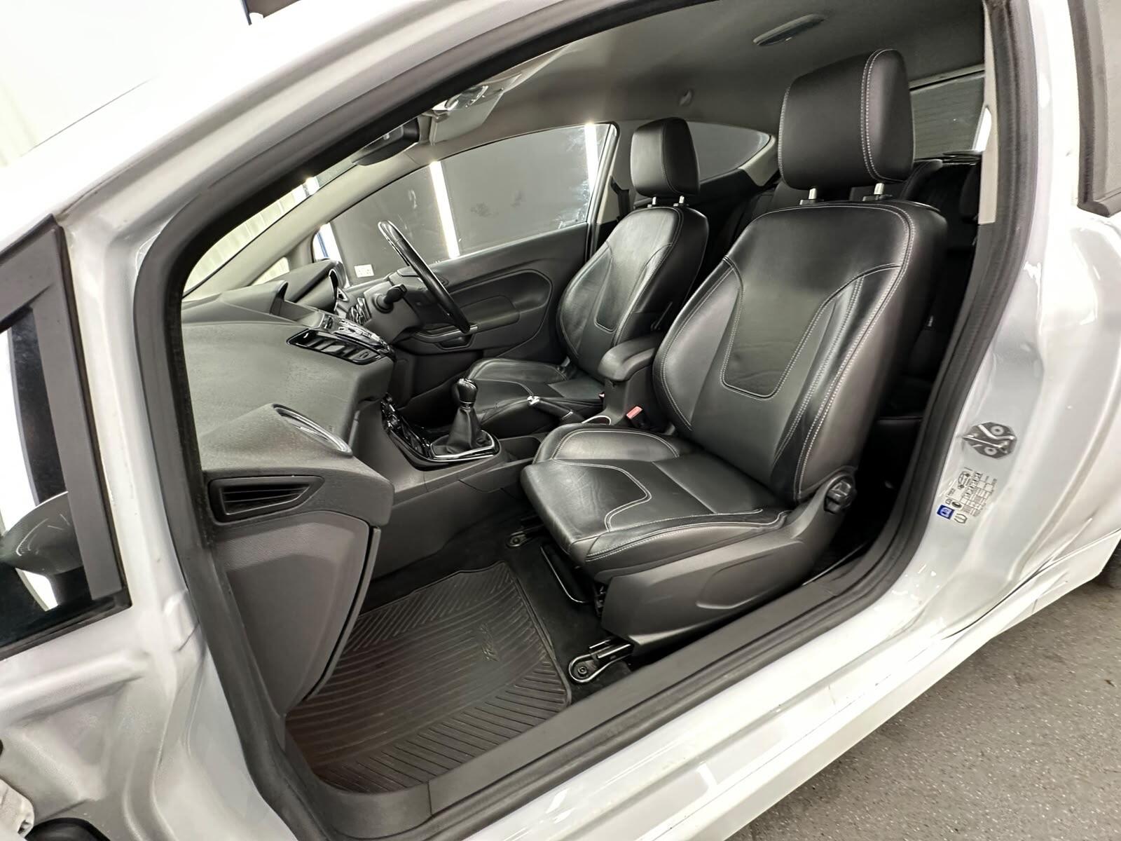 Ford Fiesta view 26