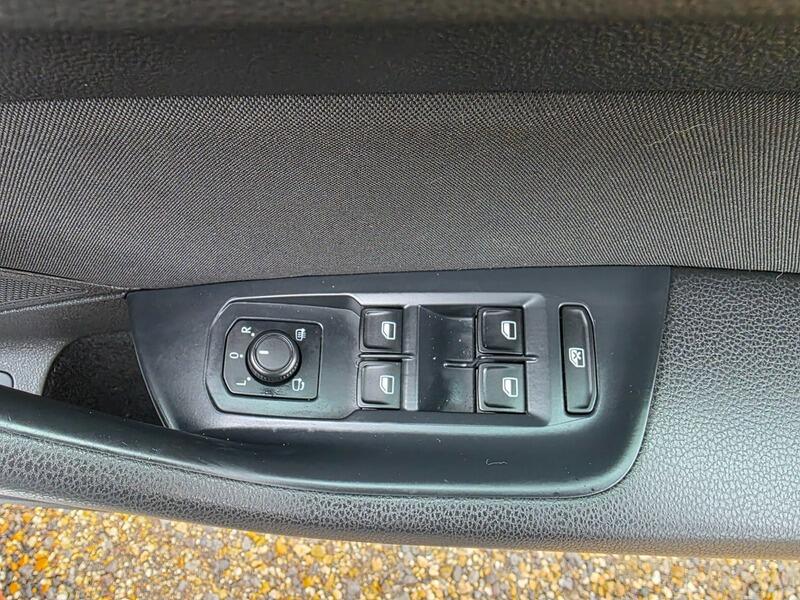 2015 Volkswagen Passat image 16
