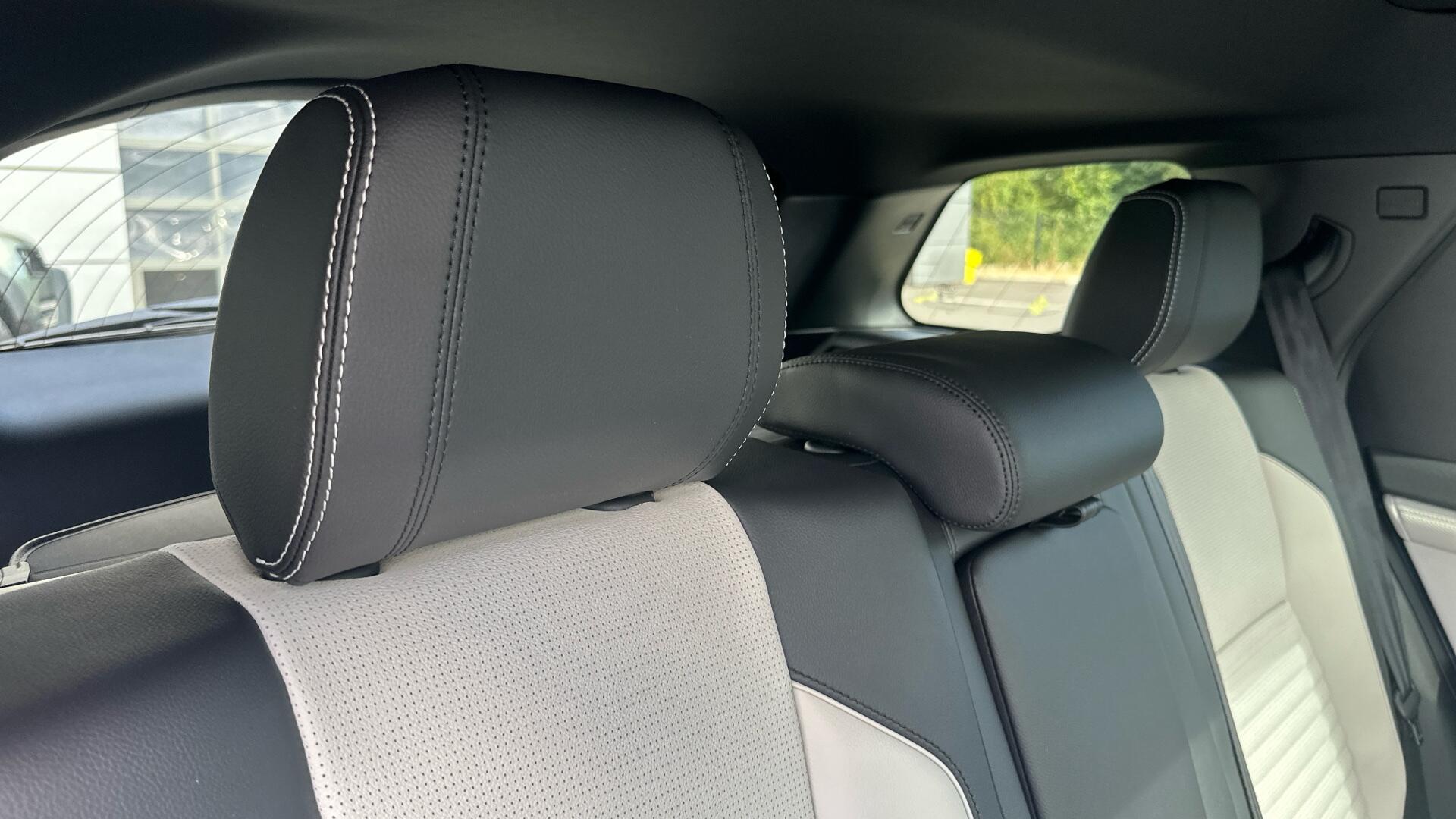 Land Rover Discovery Sport view 33
