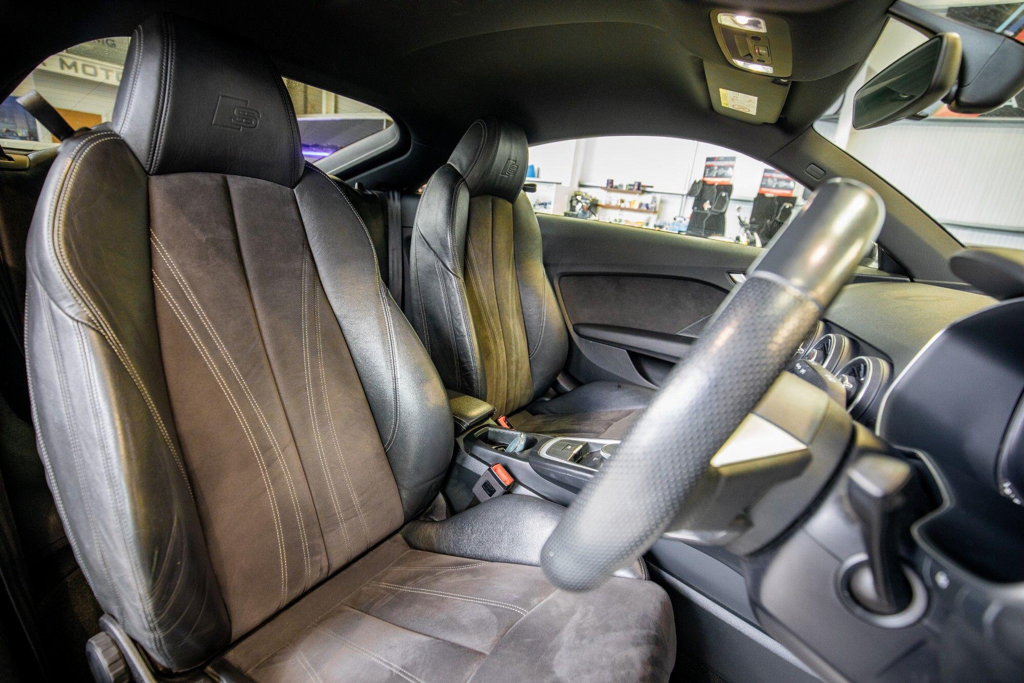 Audi TT view 3