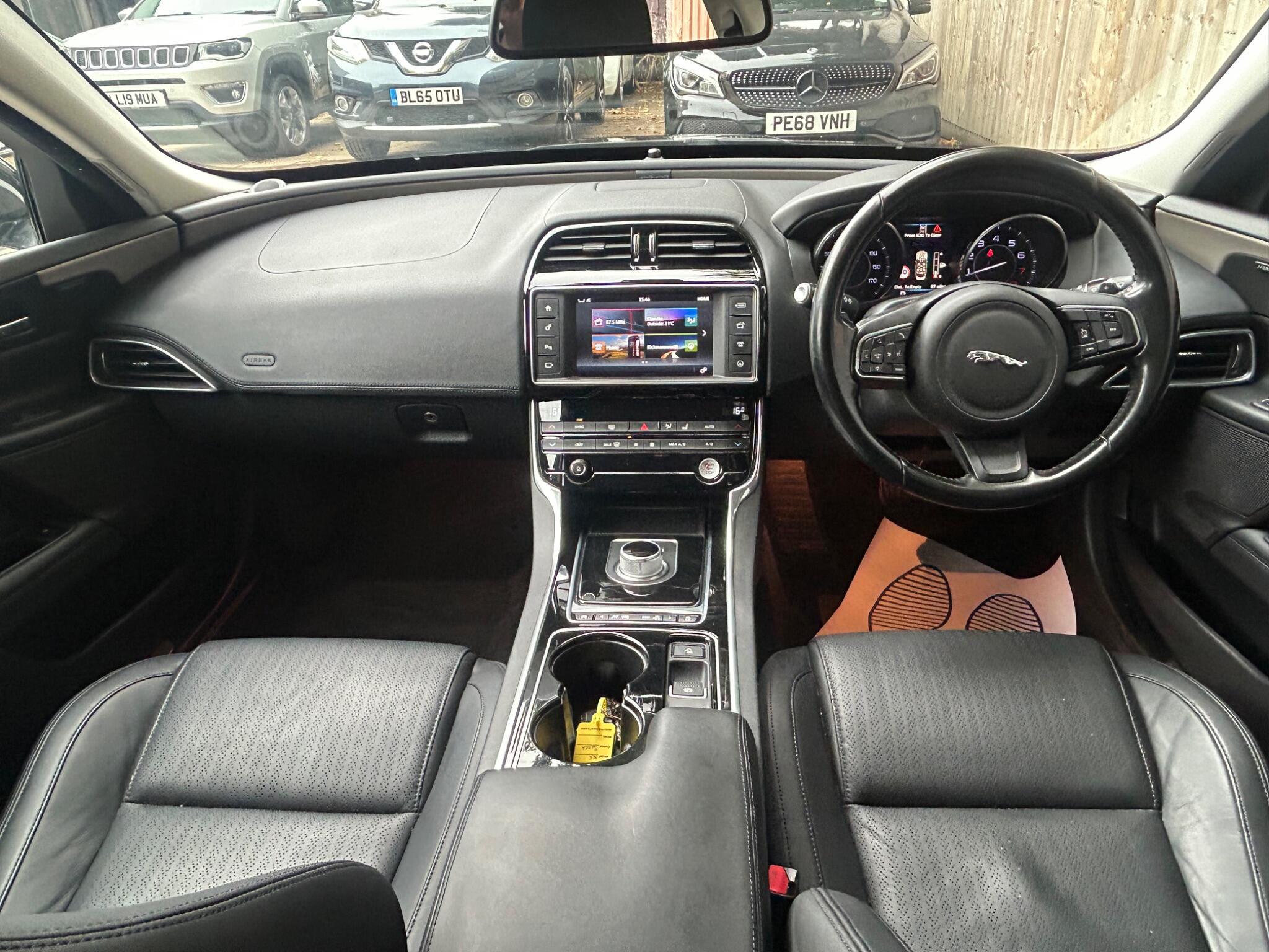 Jaguar Xe view 27