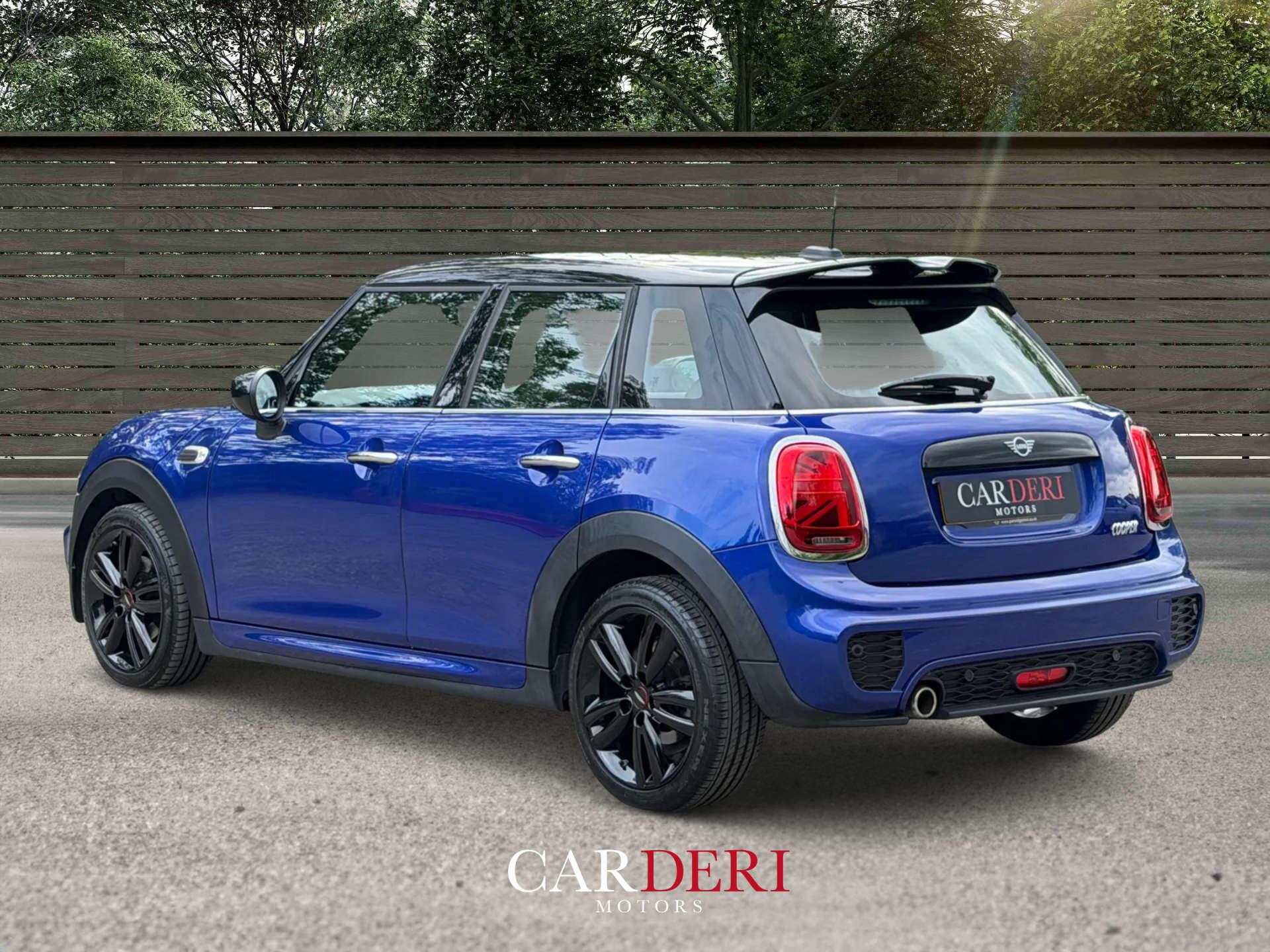Mini Hatch view 14