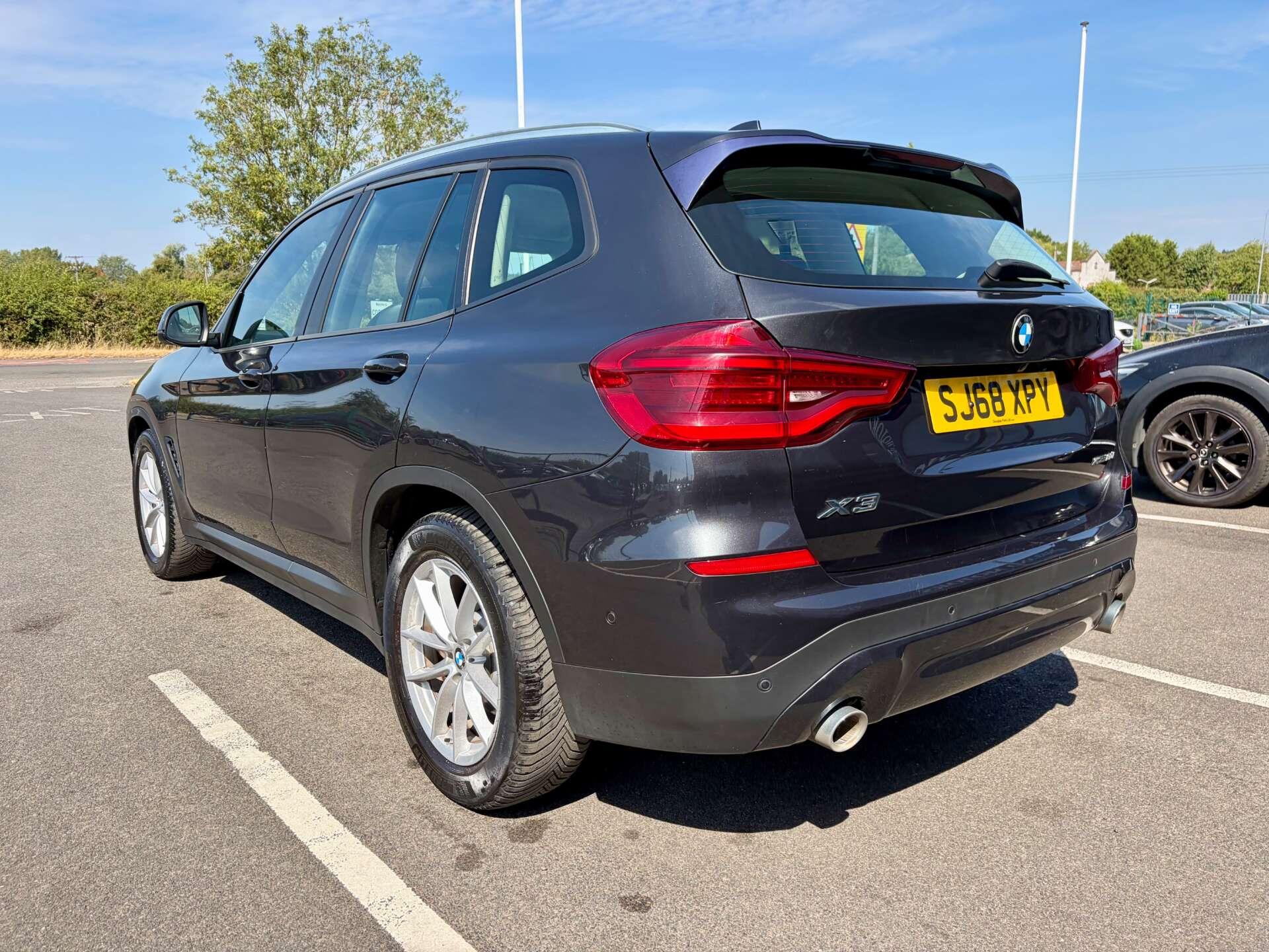 BMW X3 view 6