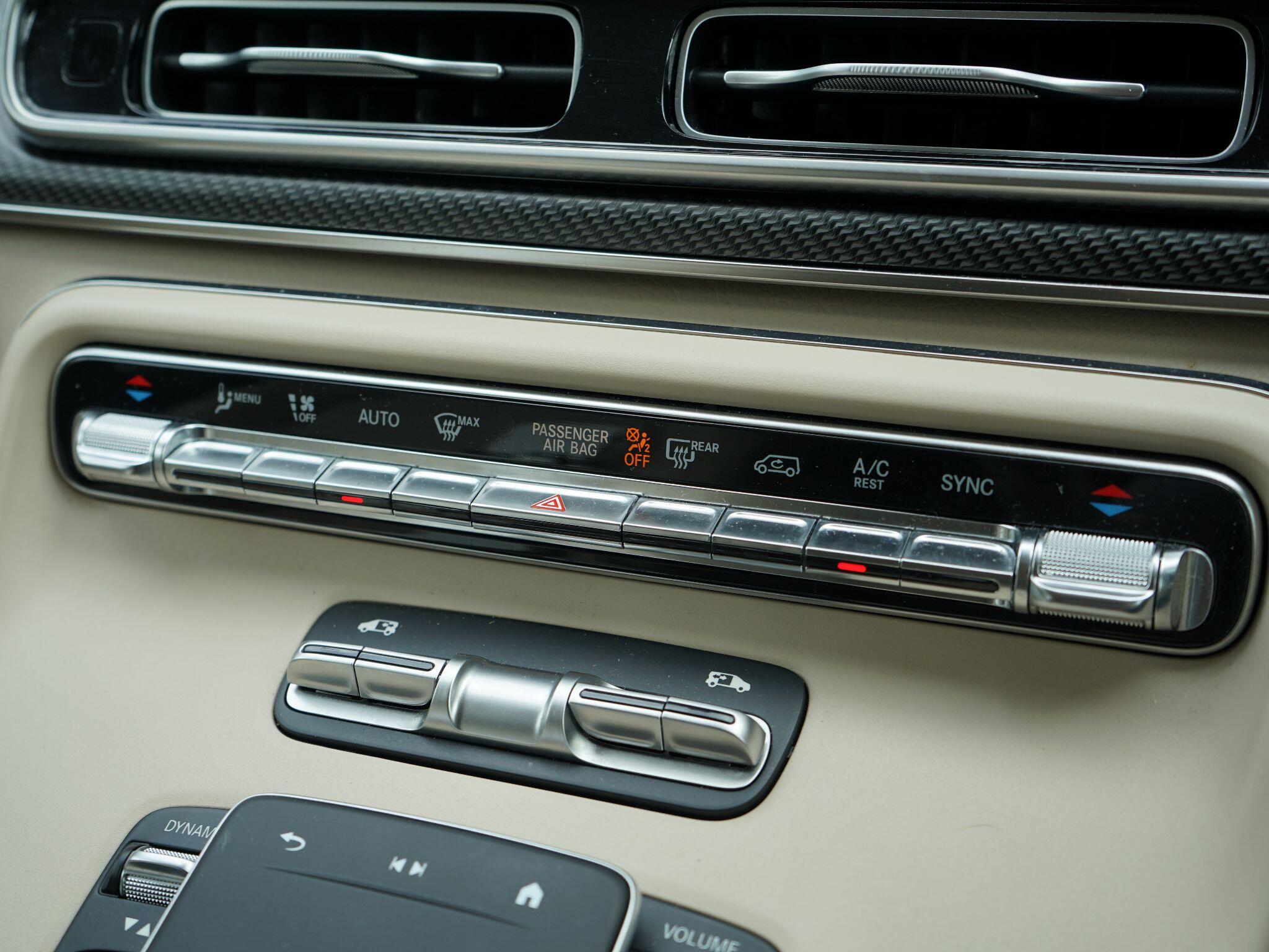 Mercedes-Benz V Class view 38