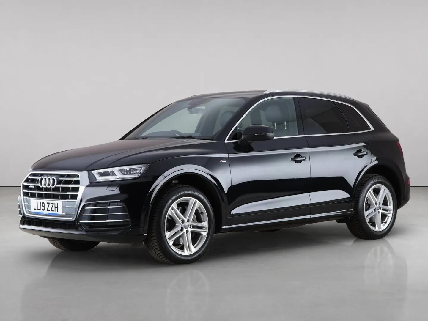 Audi Q5 view 2