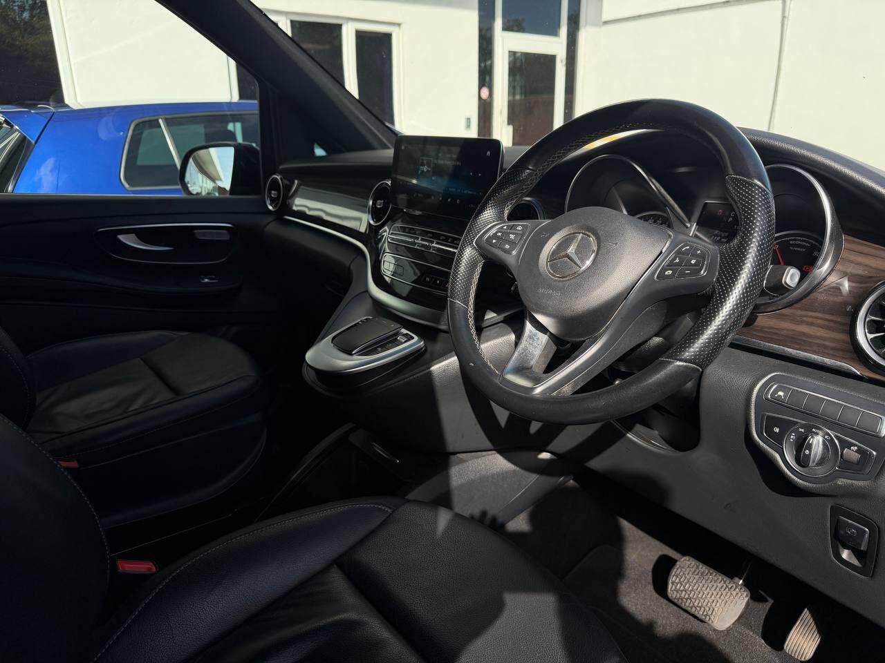 Mercedes-Benz EQV view 10