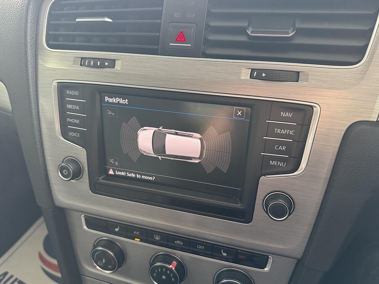 Volkswagen Golf view 16