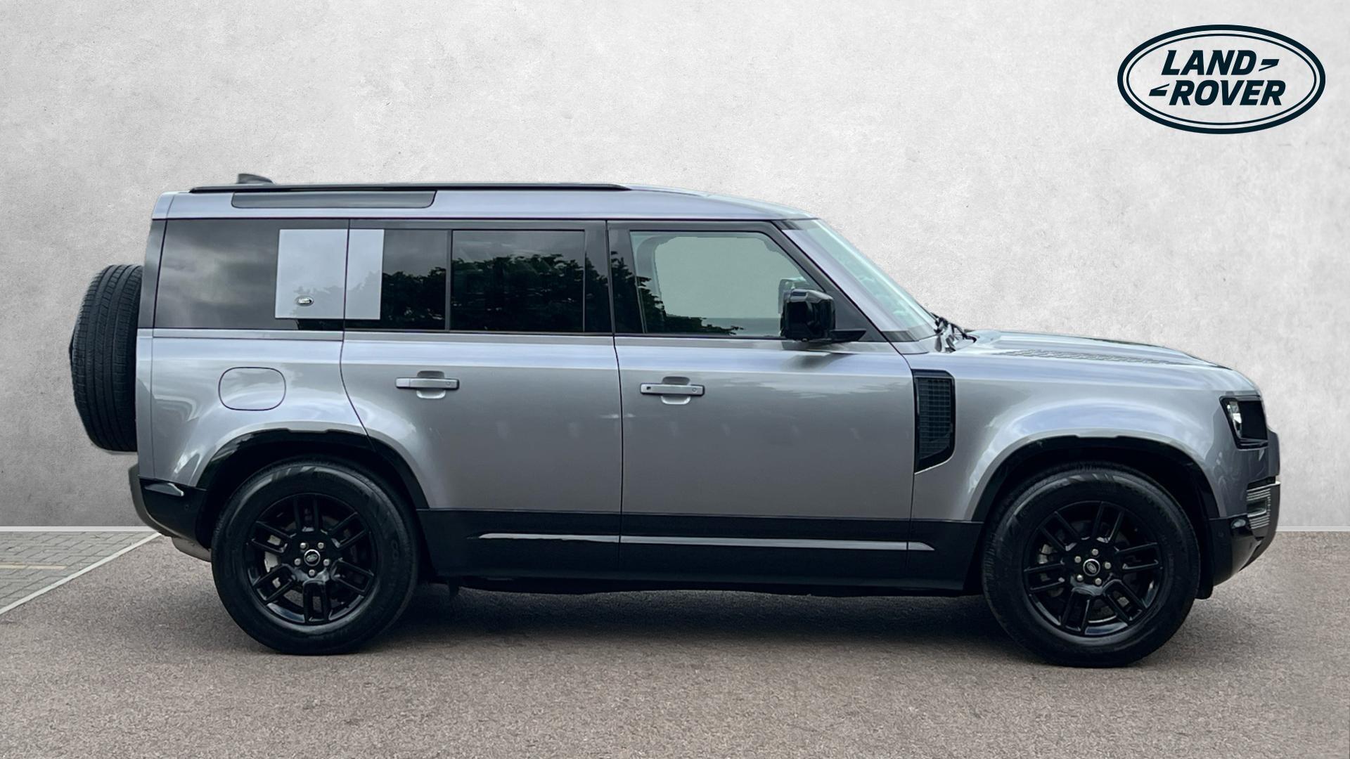 Land Rover Defender view 5