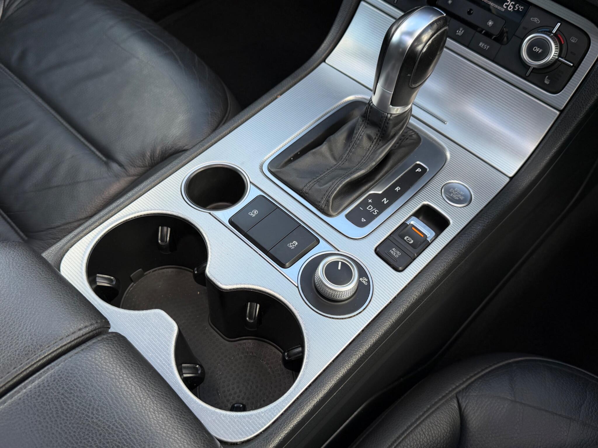 Volkswagen Touareg view 42