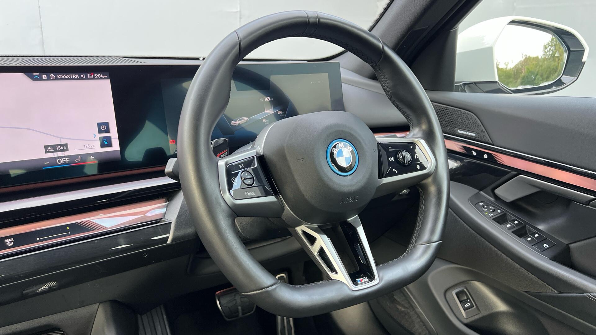 BMW i5 view 29