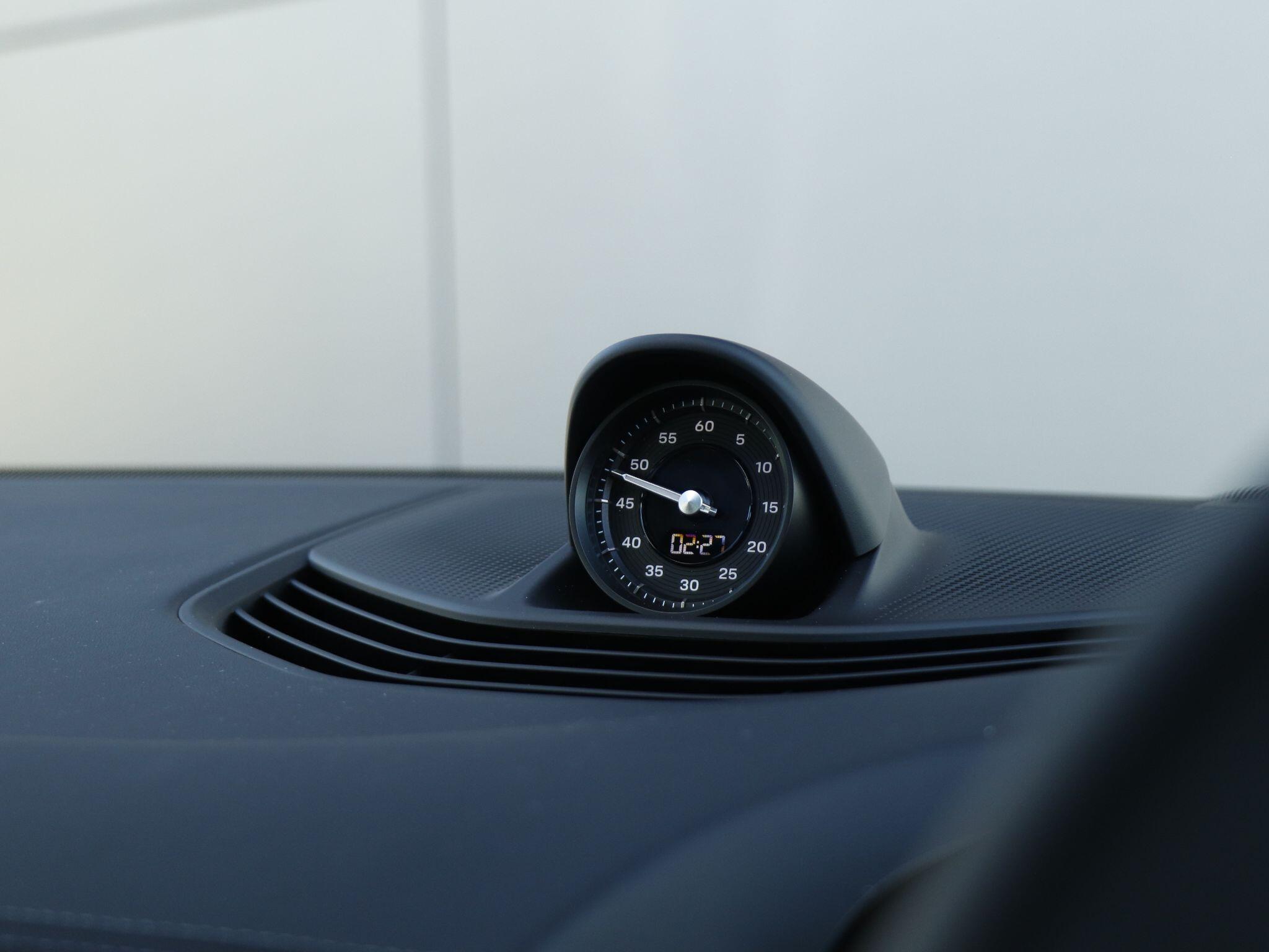 Porsche Taycan view 14