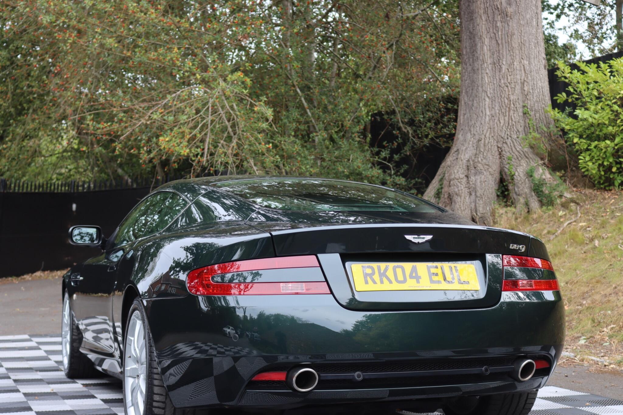Aston Martin DB9 view 38