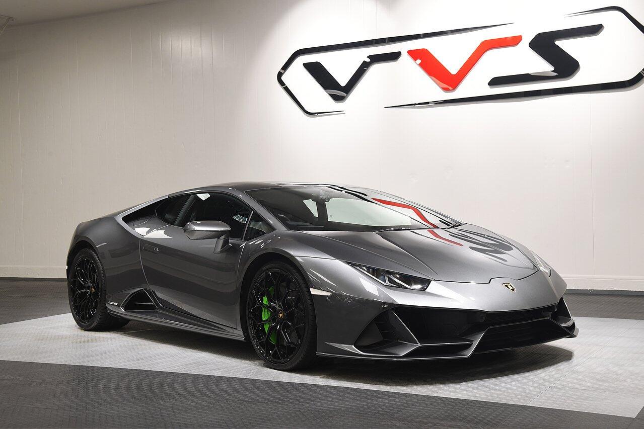 Lamborghini Huracan view 36