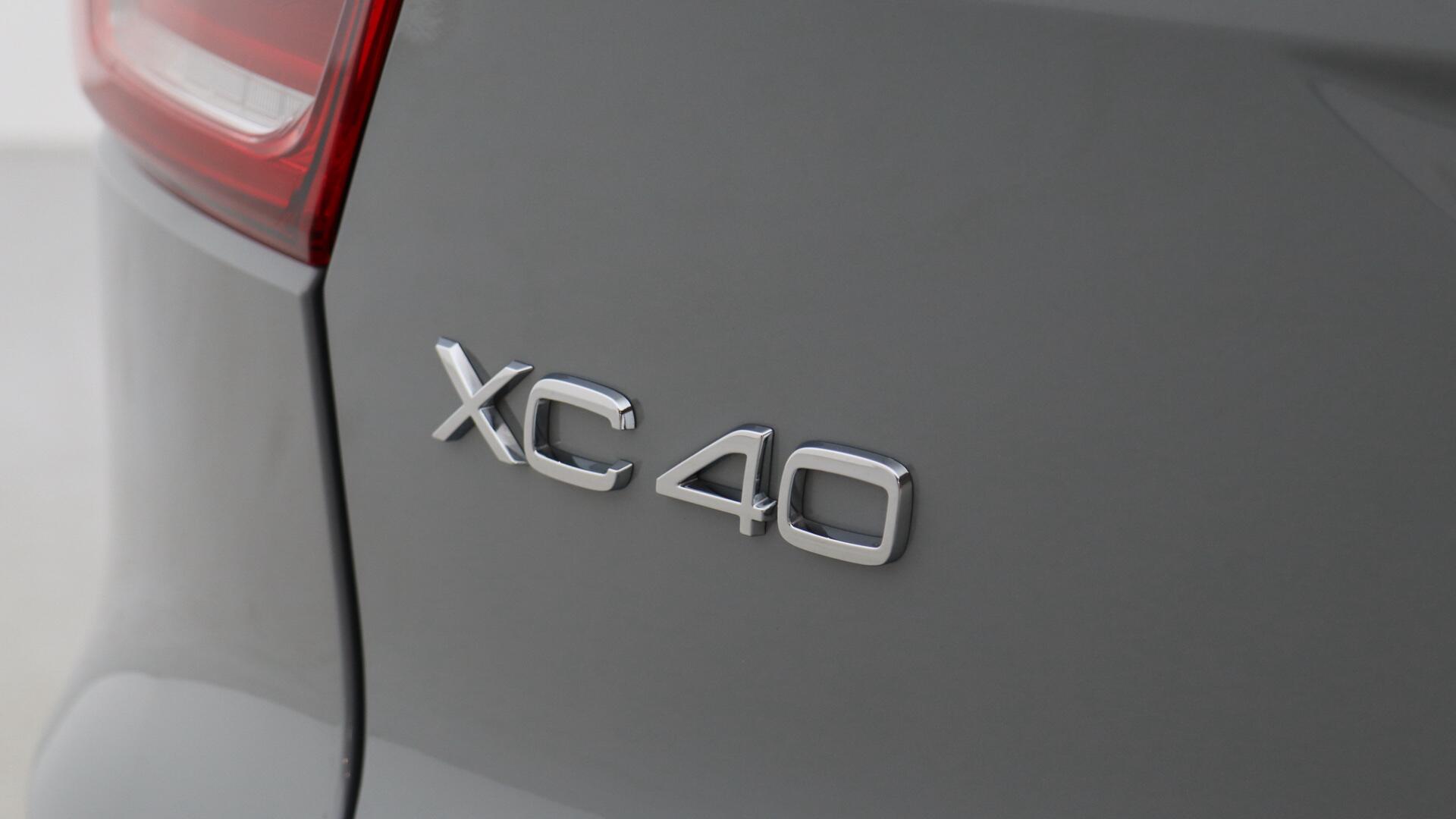 Volvo XC40 view 42