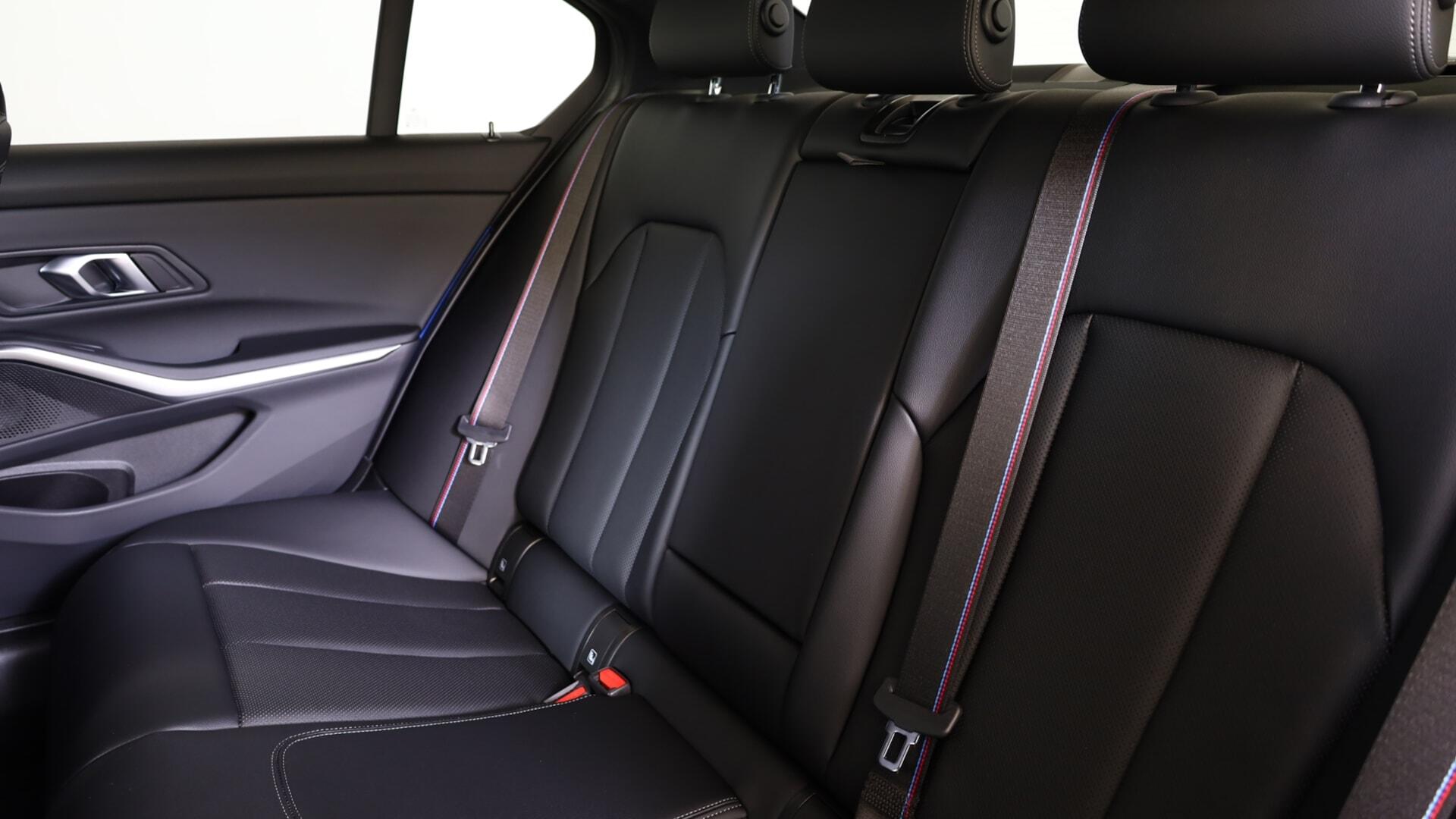 BMW 3 Series view 12