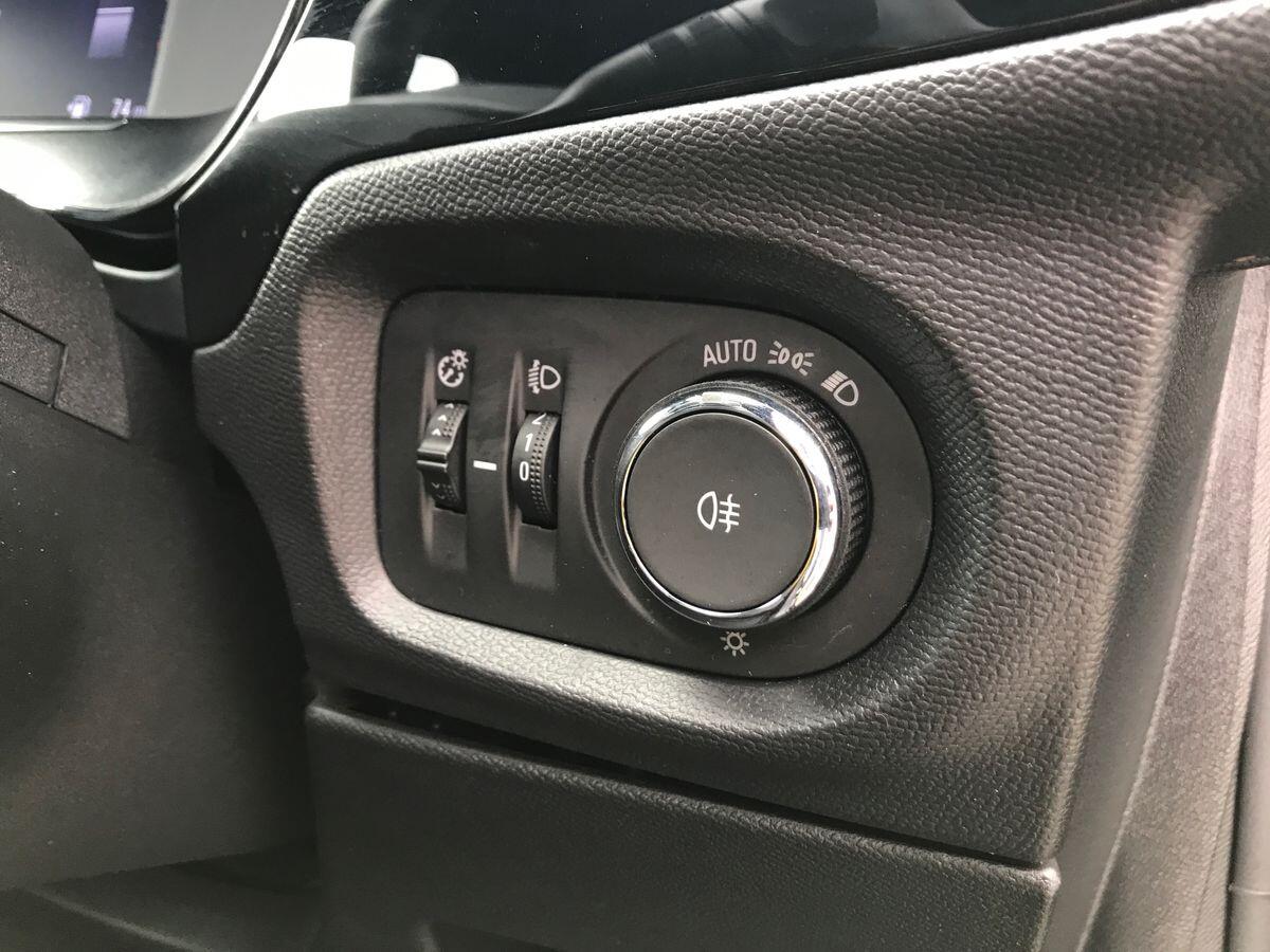 Vauxhall Corsa view 18