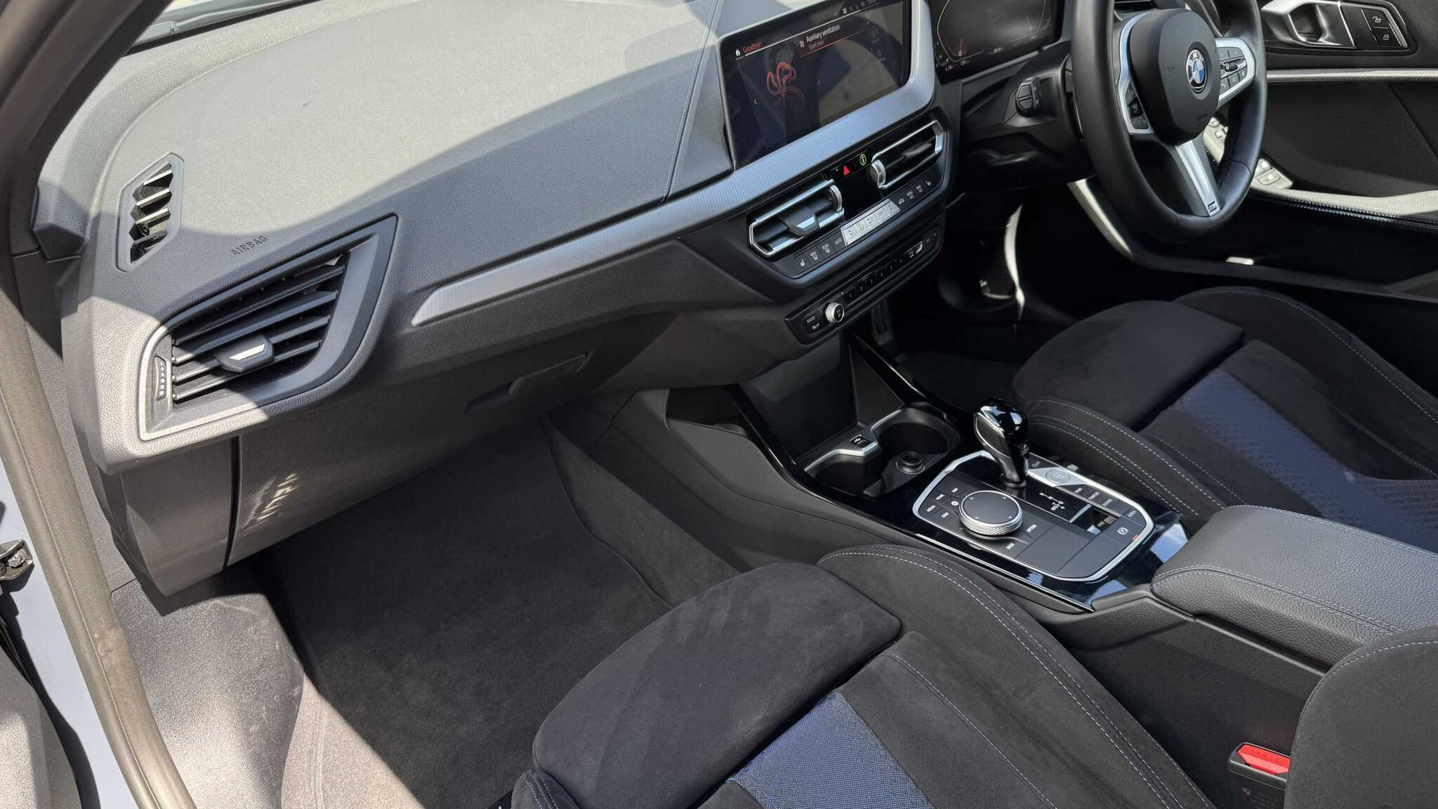 BMW 1 Series view 11