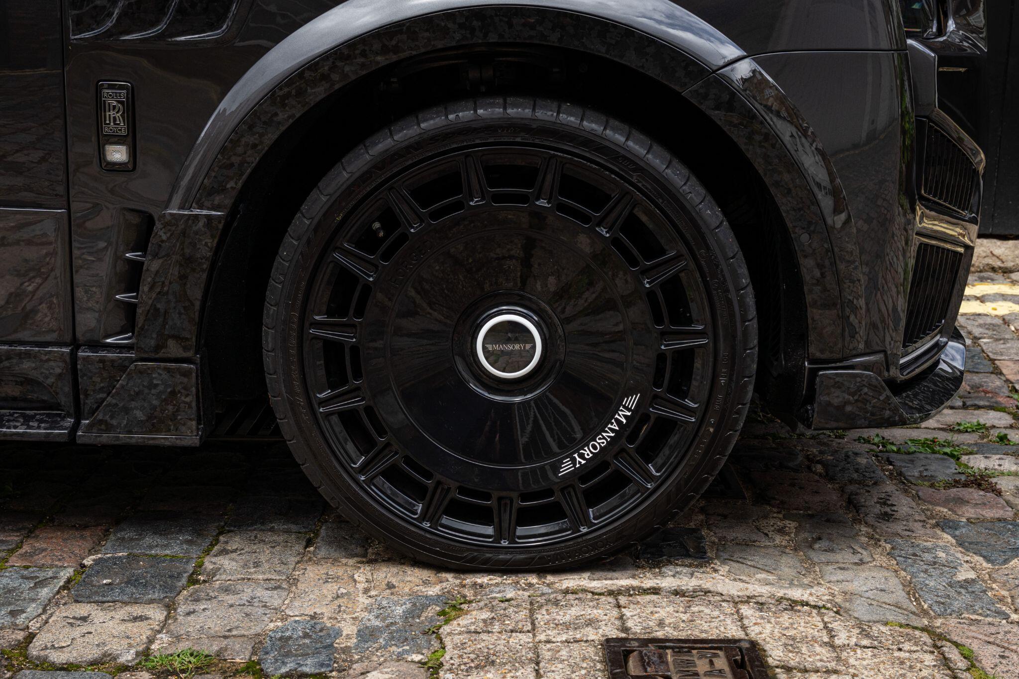 Rolls-Royce Cullinan view 36