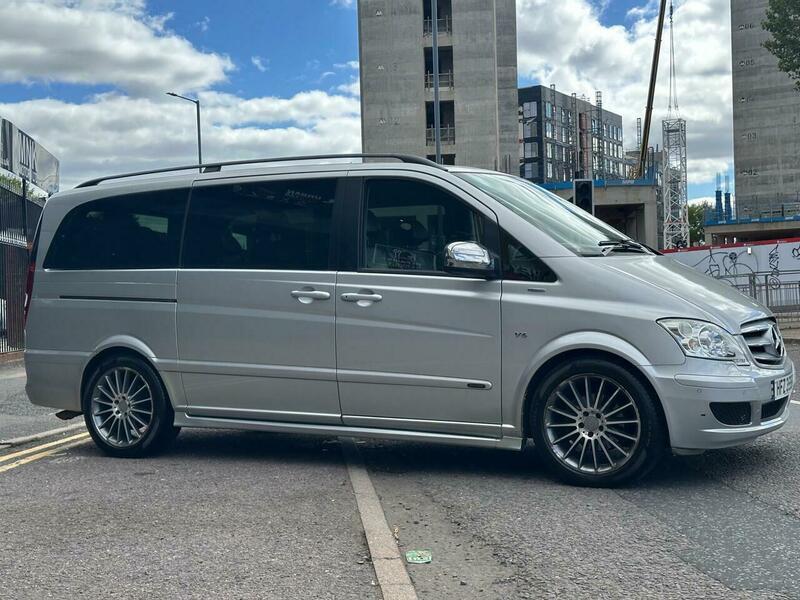 Mercedes-Benz Viano view 43