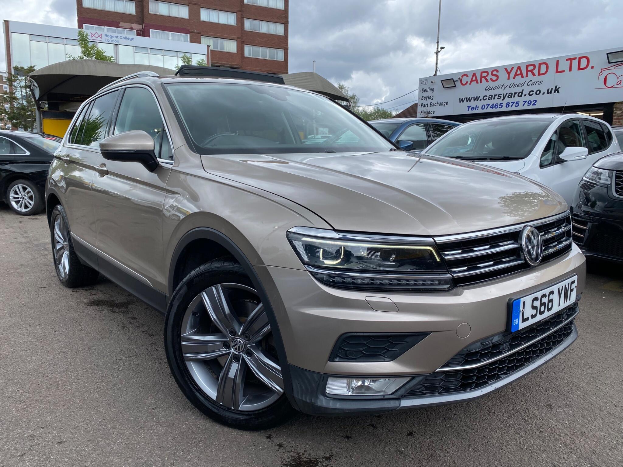 Volkswagen Tiguan view 4