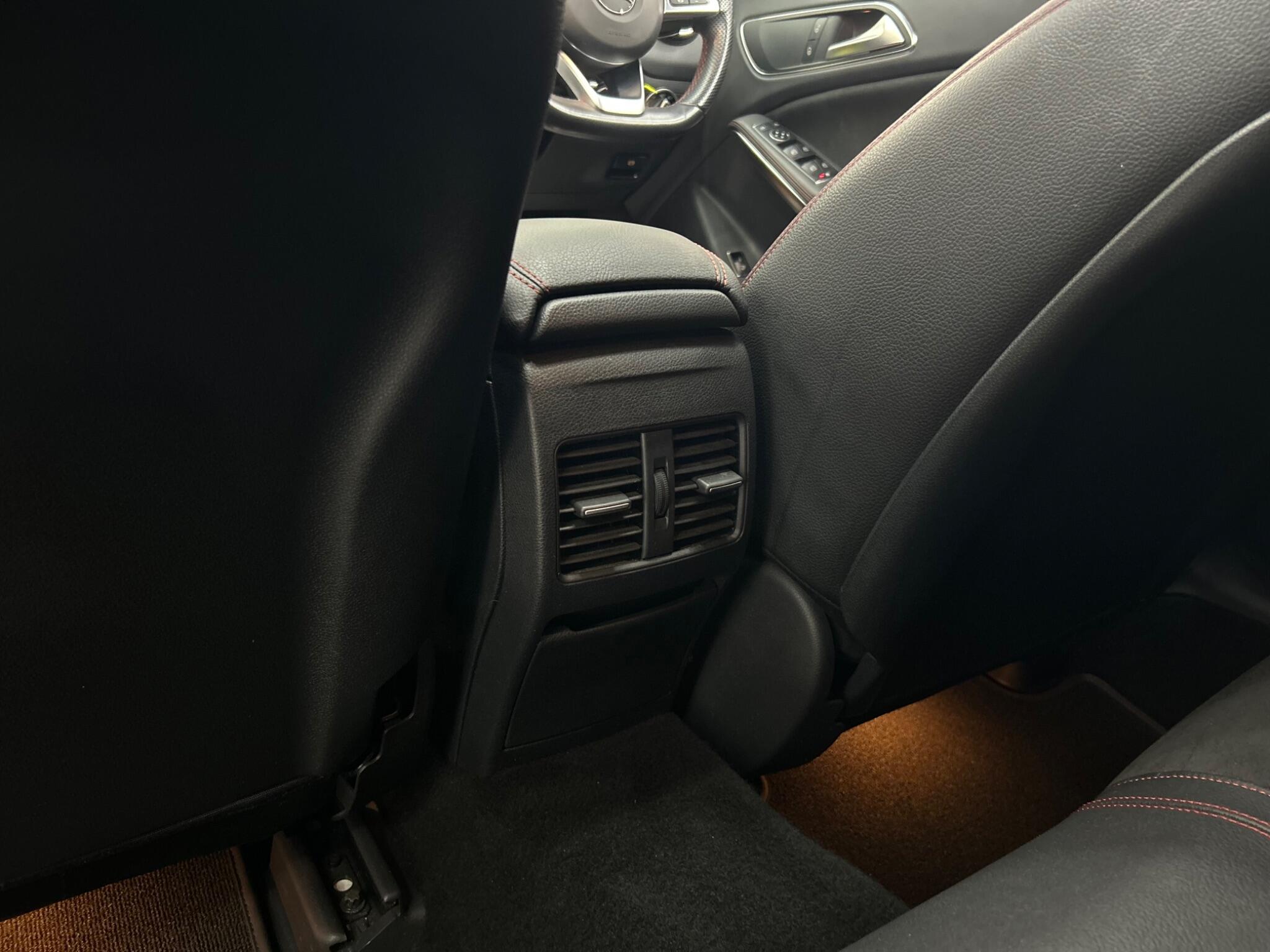 Mercedes-Benz Cla view 52